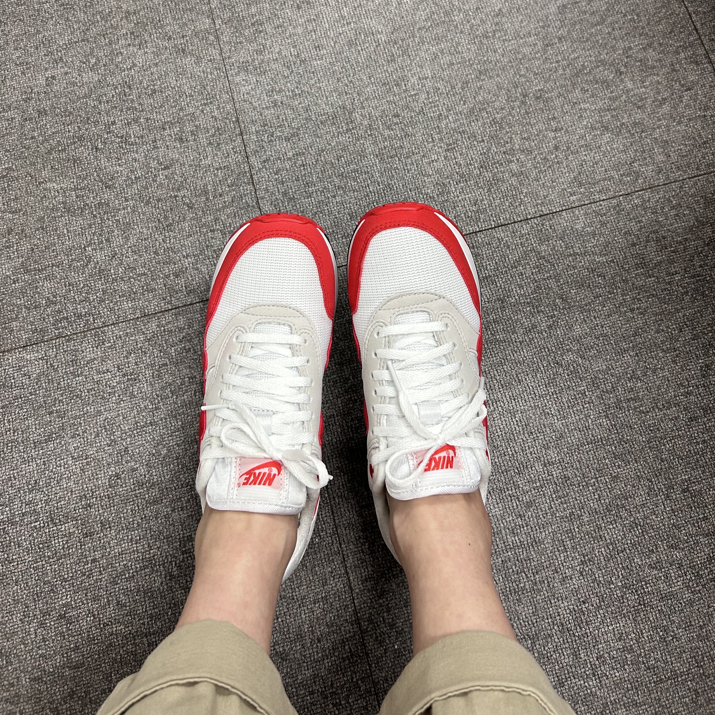 (W) Nike Air Max 1 '86 OG Big Bubble White University Red 착용 스타일 - 1