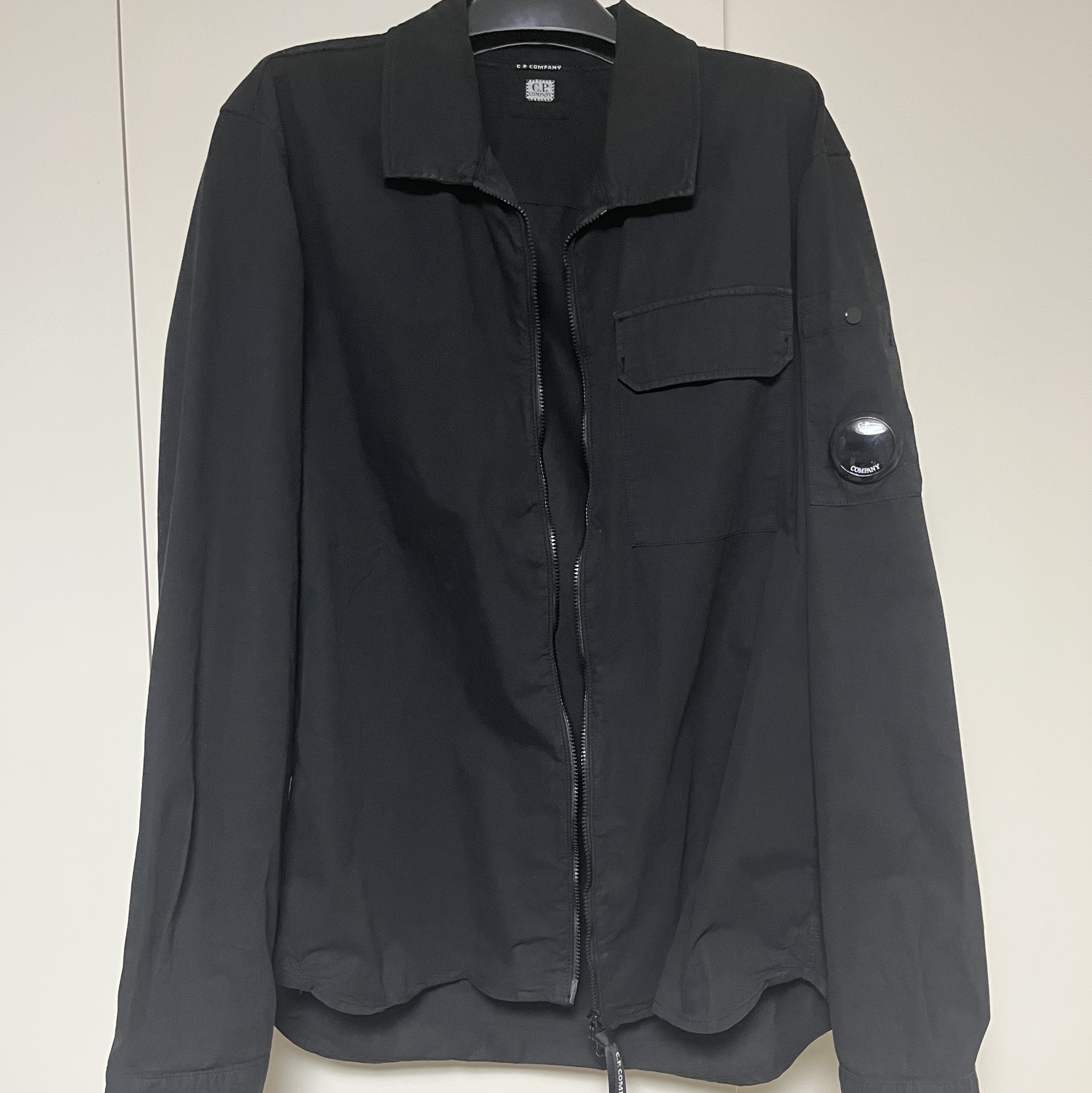 C.P. Company Gabardine Zipped Shirt Black - 23SS 착용 스타일