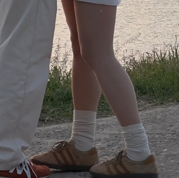 Adidas Tobacco Pantone Mesa 착용 스타일 - 2
