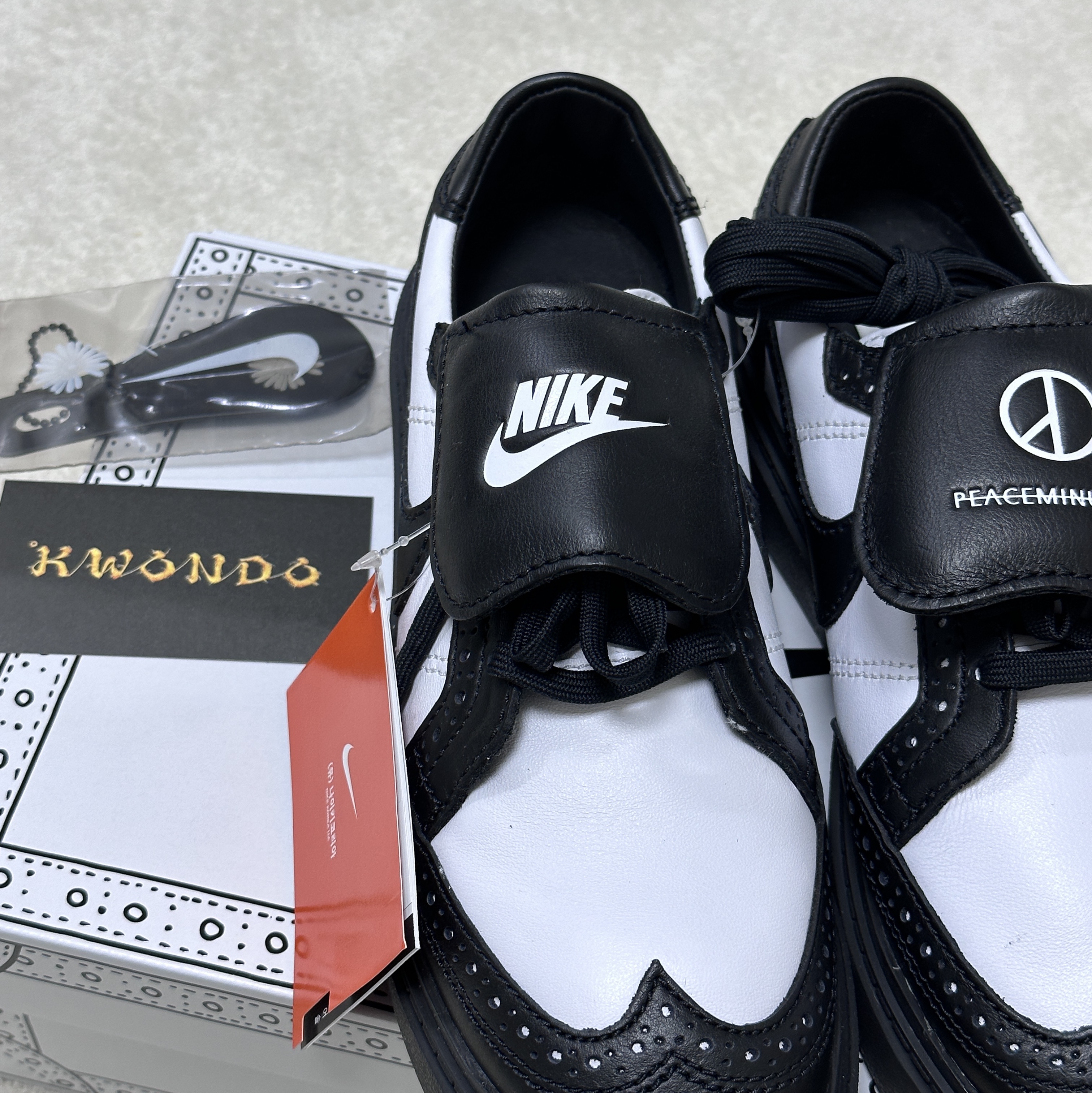 Nike x Peaceminusone Kwondo1 Black and White 착용 스타일