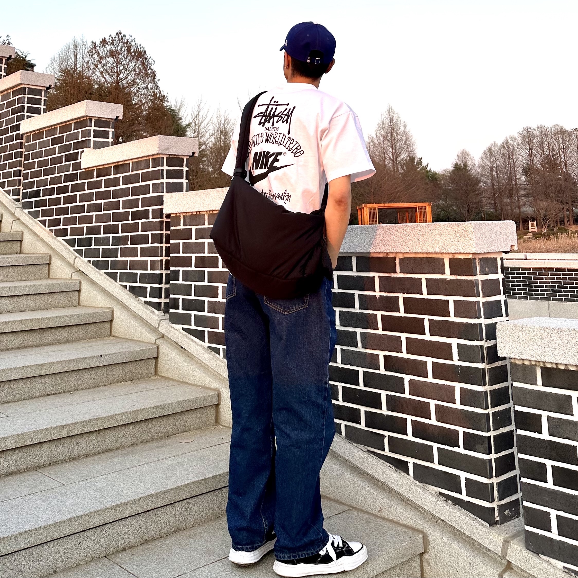 Nike x Stussy T-Shirt White (DV1774-100), Maison Mihara Yasuhiro Peterson OG Sole Canvas Low Sneakers Black 착용 스타일