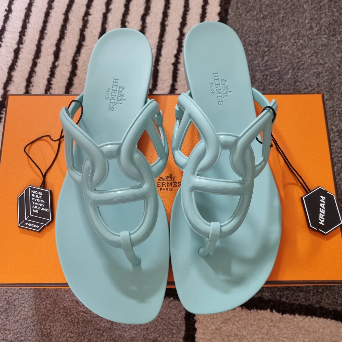 (W) Hermes Egerie Sandal Vert Embrun 착용 스타일 - 1