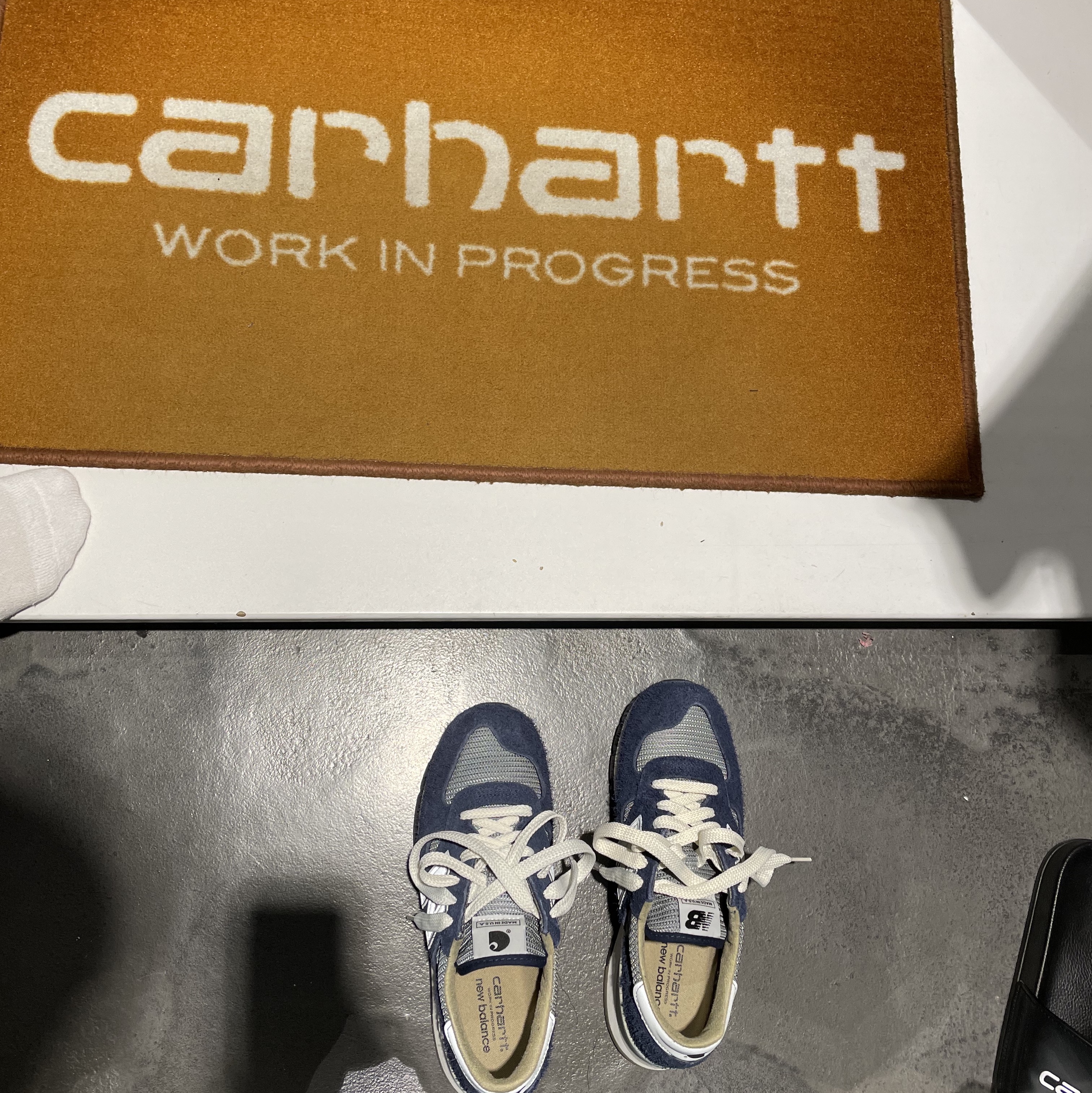New Balance x Carhartt WIP 990v1 Made in USA Sculpture Center, Aime Leon Dore x New Era Yankees Ballpark Hat Navy 착용 스타일 - 2