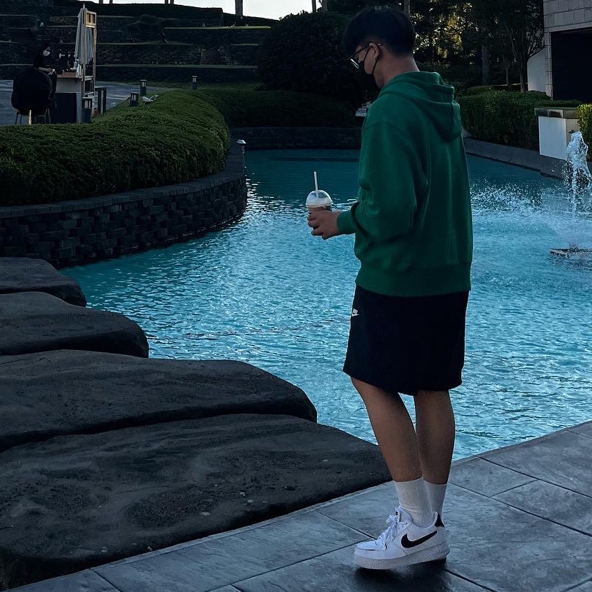 Puma x AMI Hoodie Verdant Green, Nike Air Force 1/1 Cosmic Clay 착용 스타일 - 2