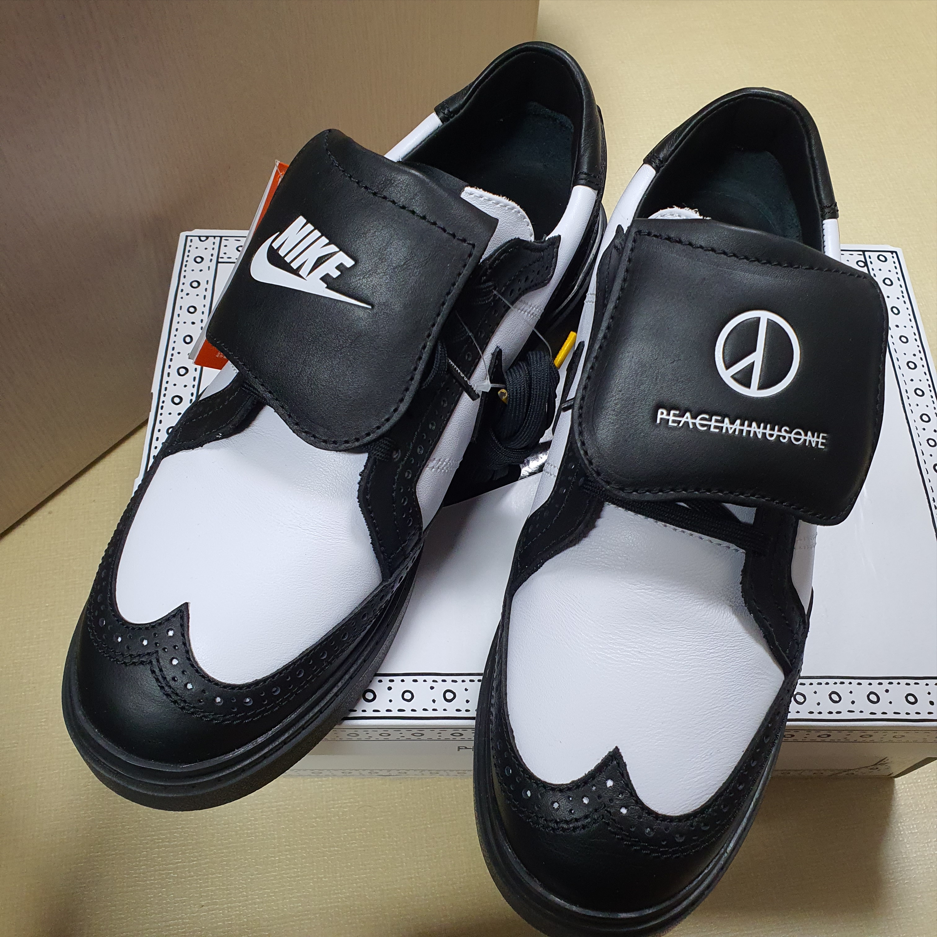 Nike x Peaceminusone Kwondo1 Black and White 착용 스타일 - 1