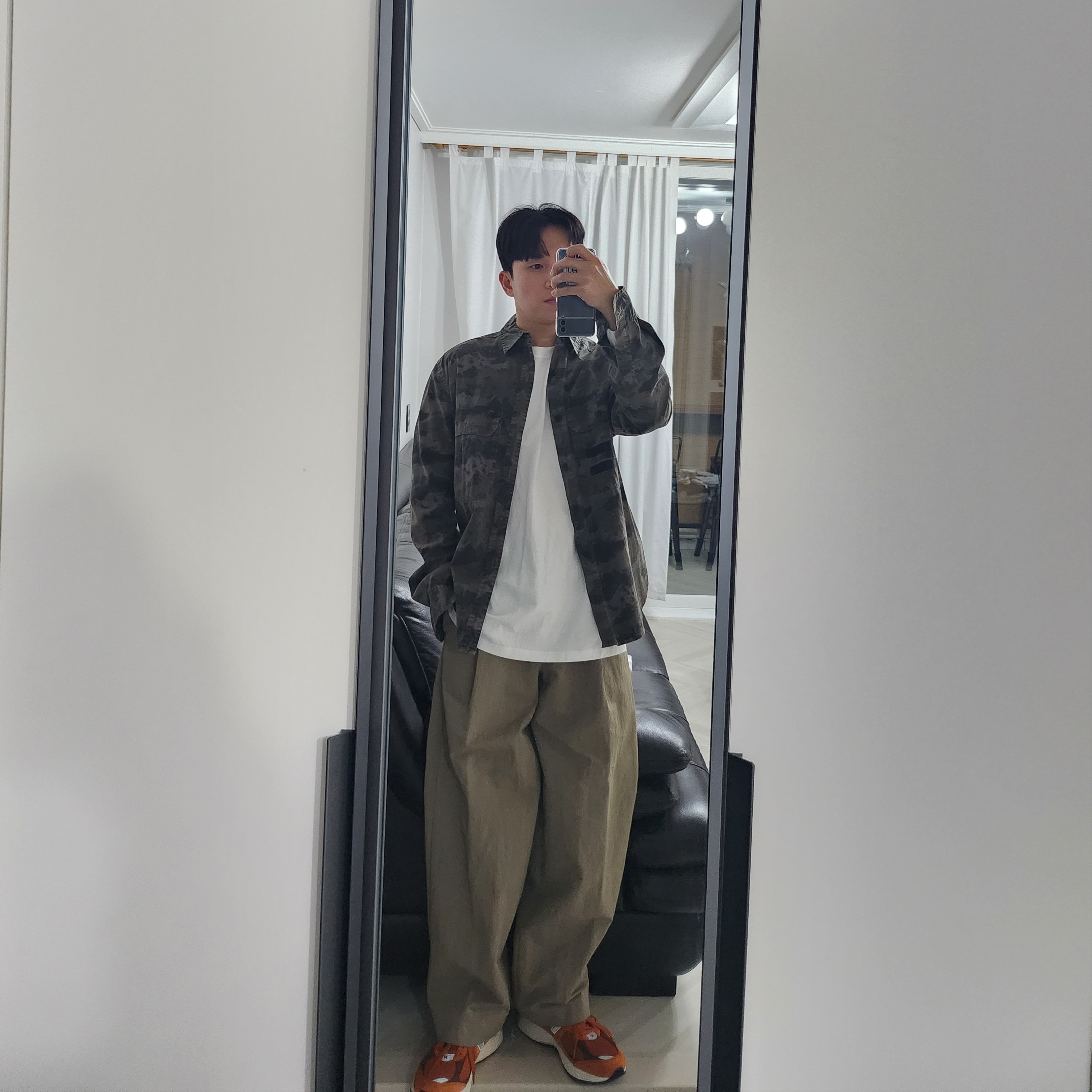 New Balance 2002R Rust Oxide 착용 스타일