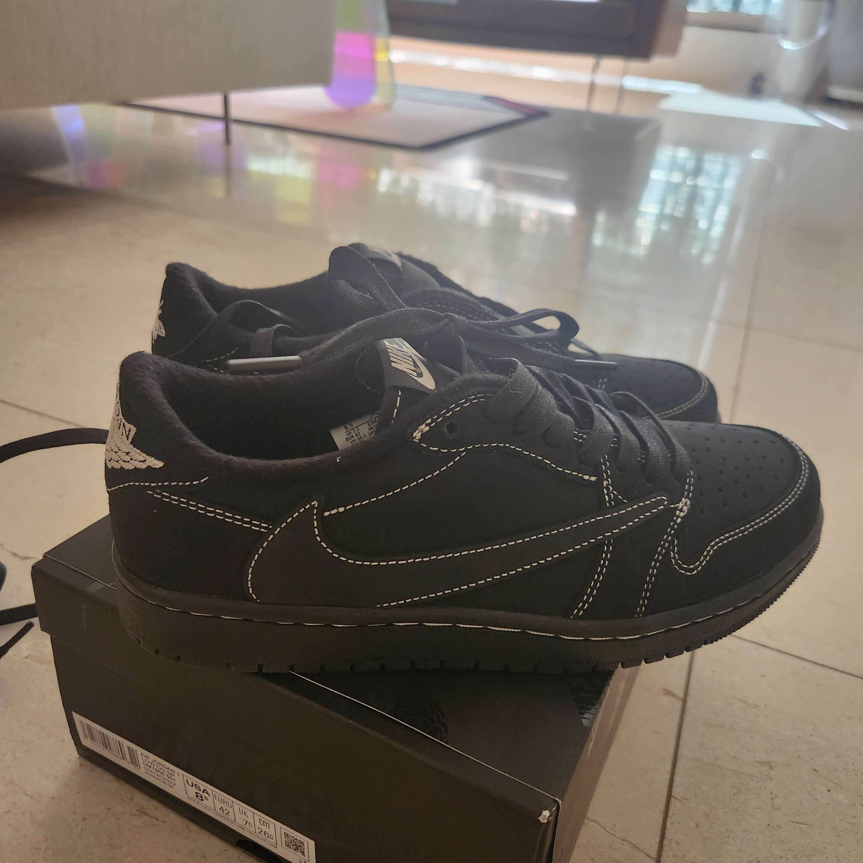 Jordan 1 x Travis Scott Retro Low OG SP Black Phantom 착용 스타일
