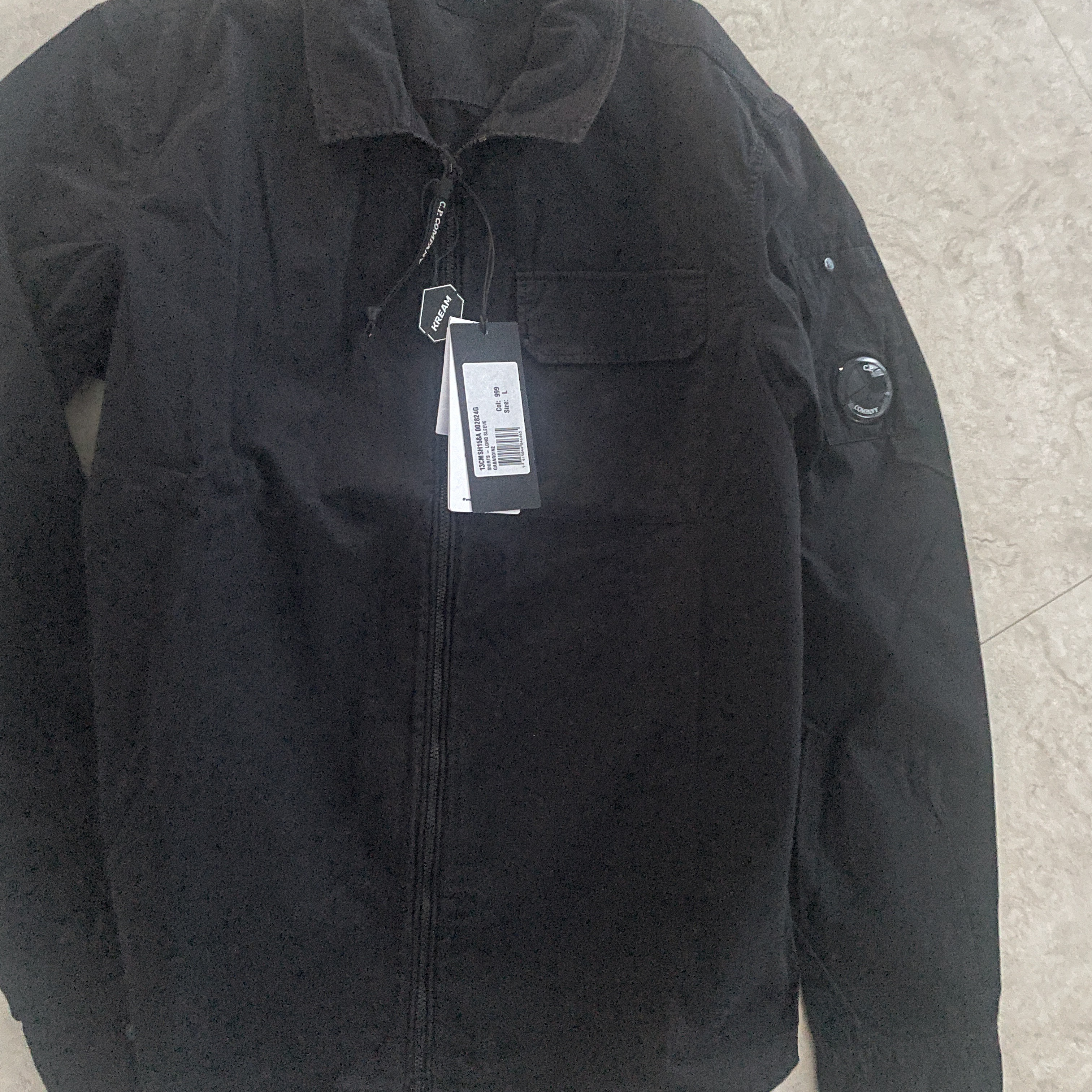 C.P. Company Gabardine Zipped Shirt Black - 22FW 착용 스타일