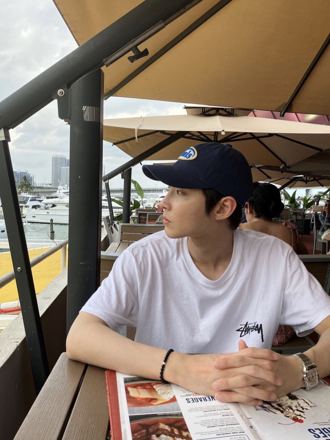 Stussy Basic Stussy T-Shirt White 2023 착용 스타일