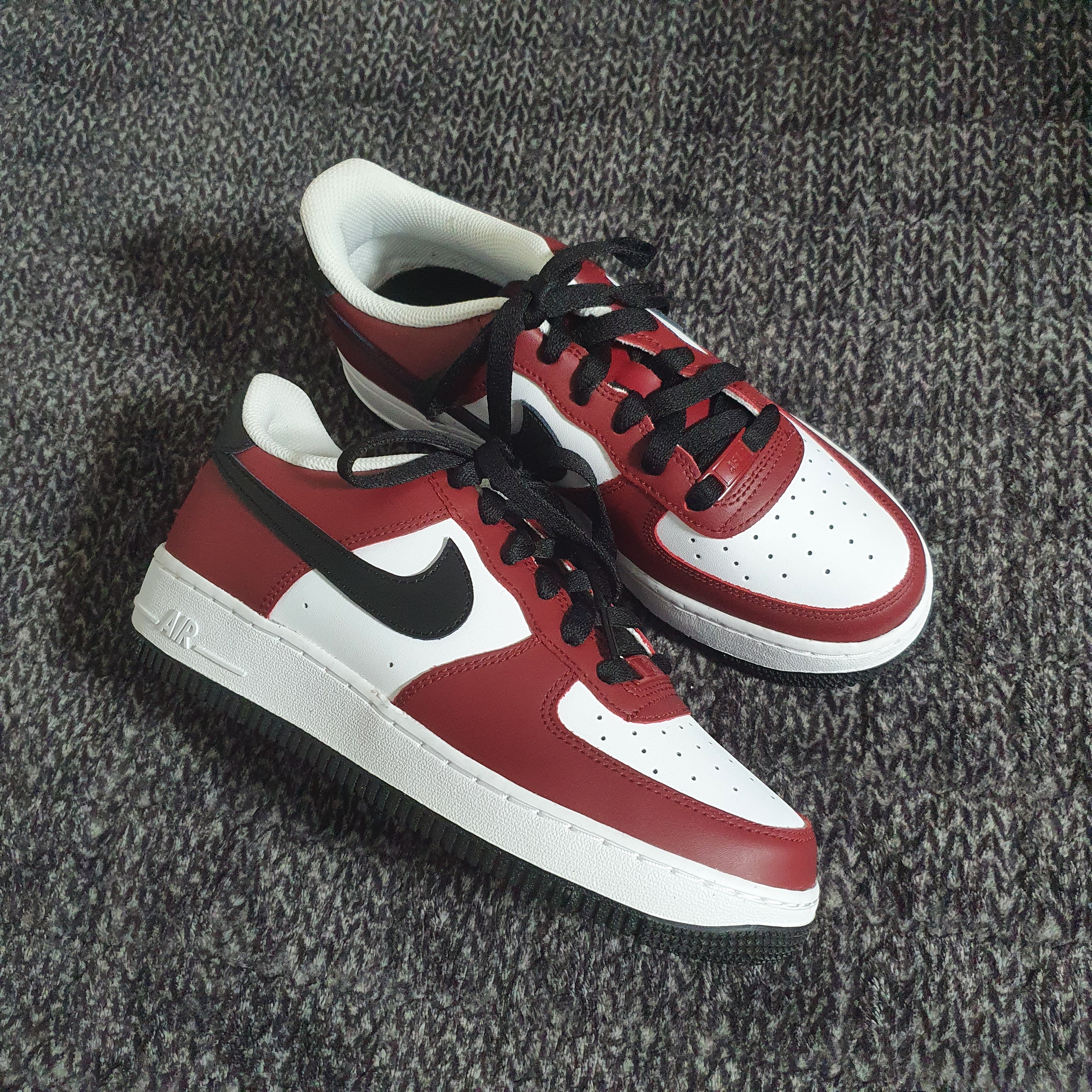 (GS) Nike Air Force 1 LV8 Team Red 착용 스타일
