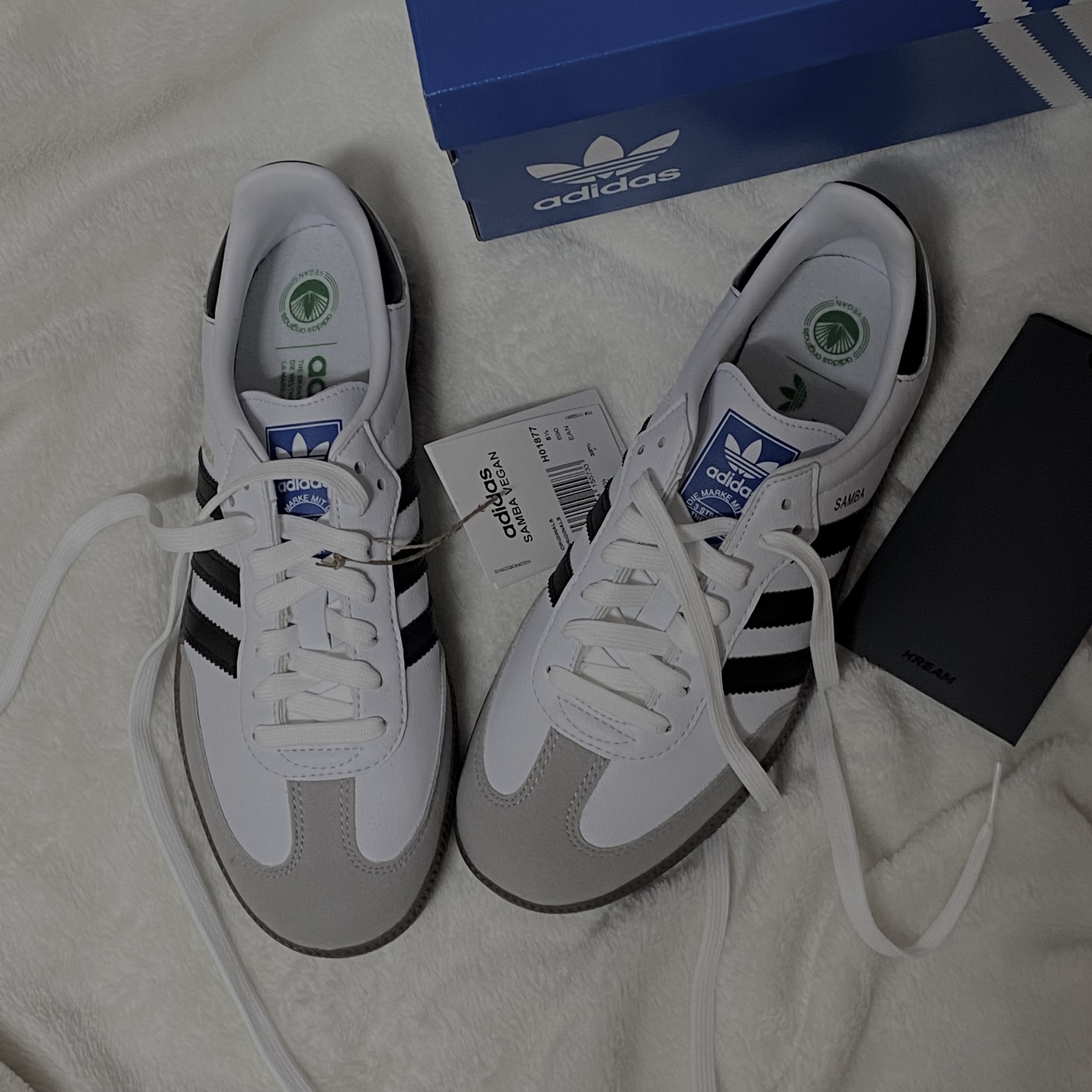 Adidas Samba Vegan White Black 착용 스타일
