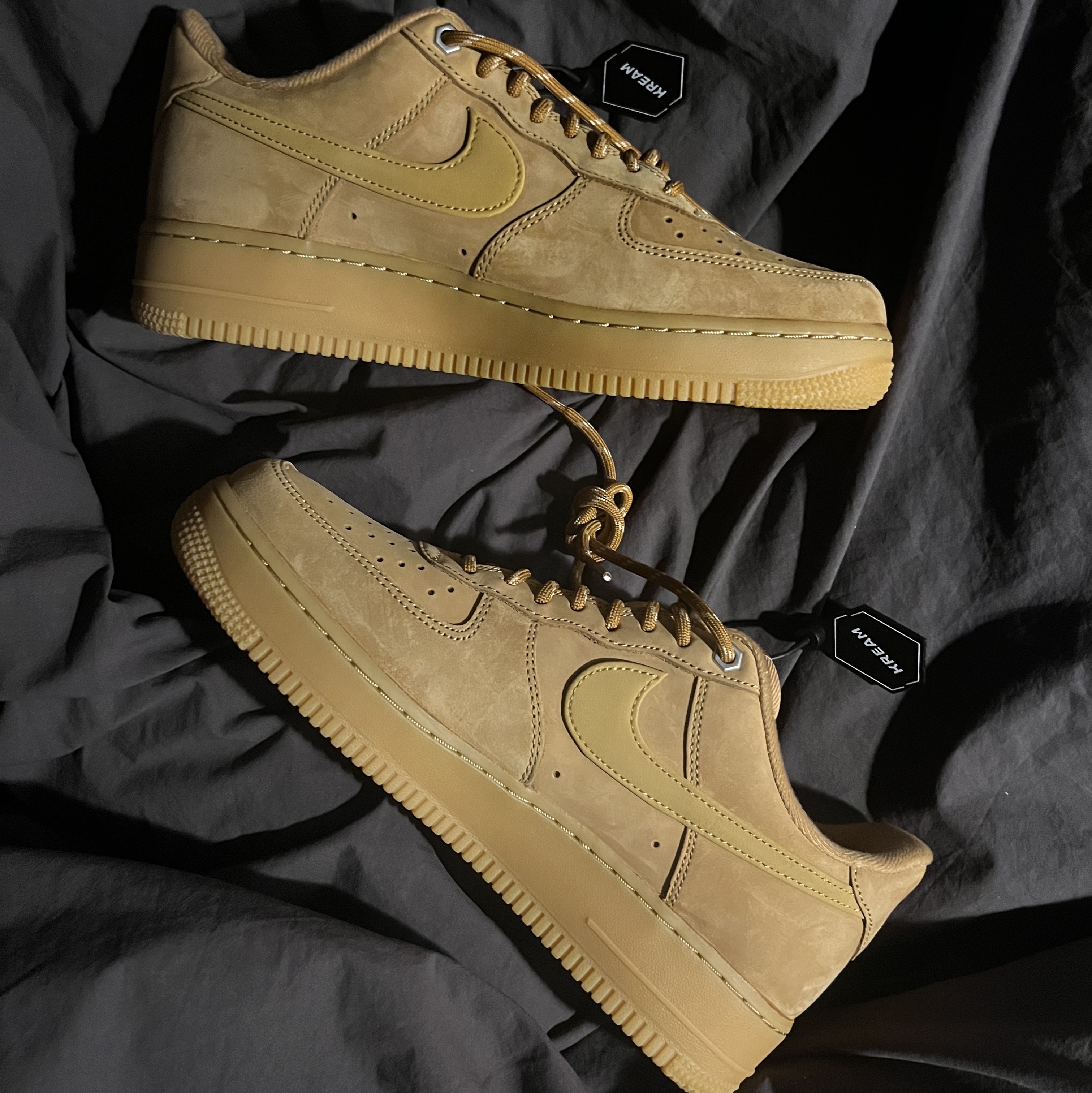 Nike Air Force 1 '07 WB Flax 착용 스타일