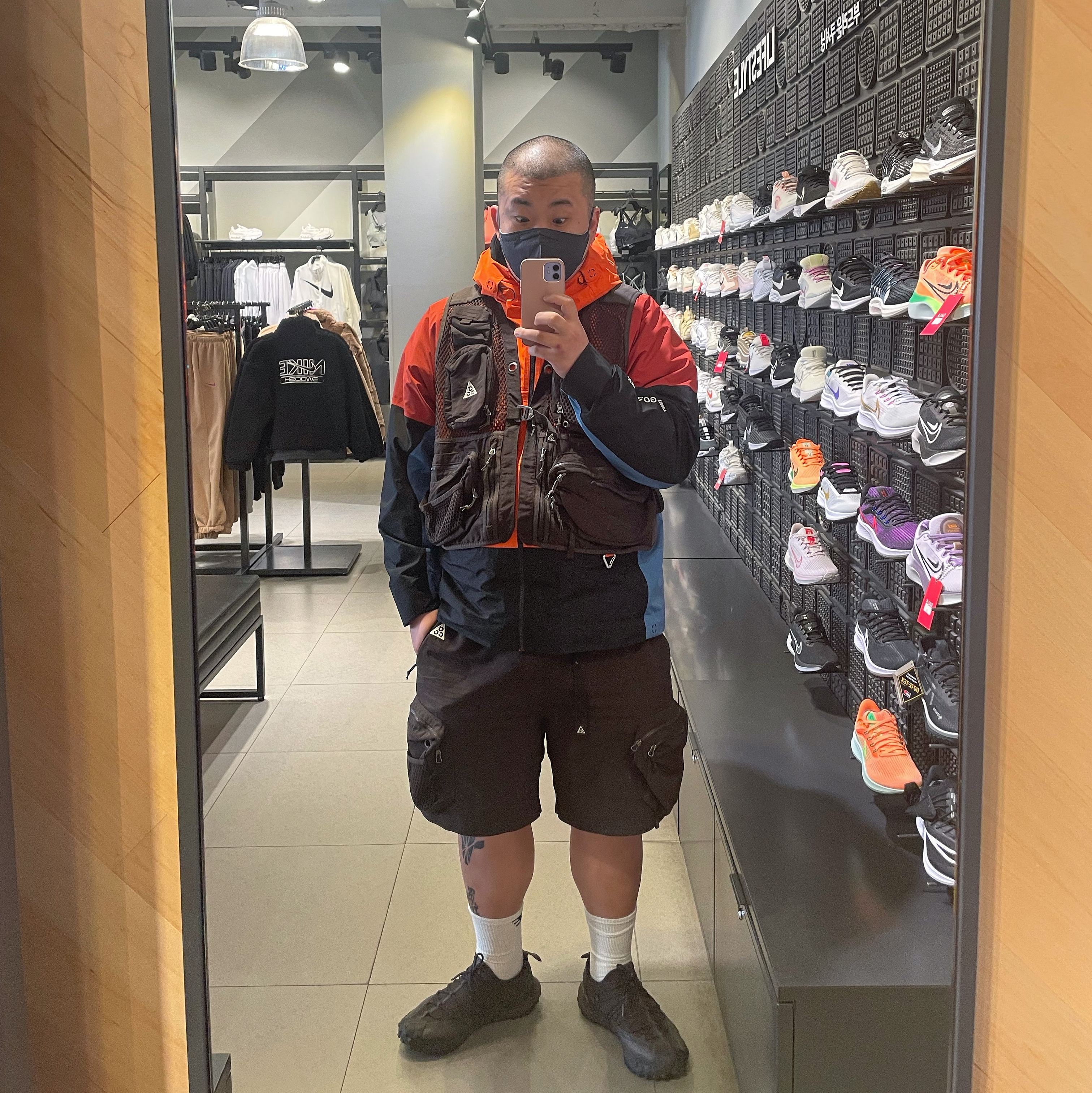 Nike ACG Buttles Vest Velvet Brown - Asia, Nike ACG Snowgrass Cargo Shorts Velvet Brown - Asia 착용 스타일