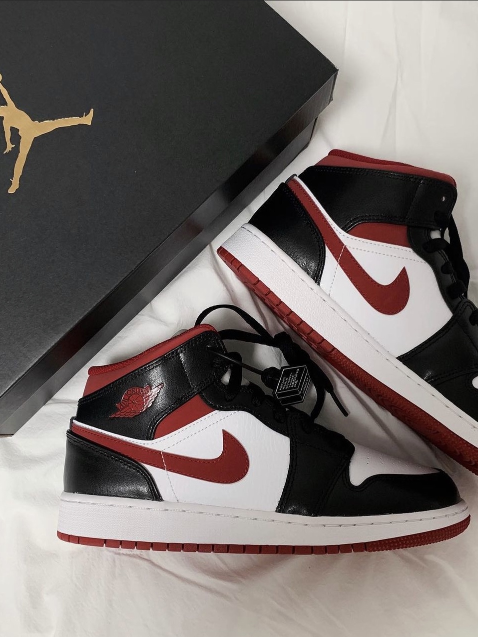 (GS) Jordan 1 Mid Gym Red Black White, Nike ACG Therma-Fit Pullover Fleece Hoodie Black - Asia 착용 스타일 - 2