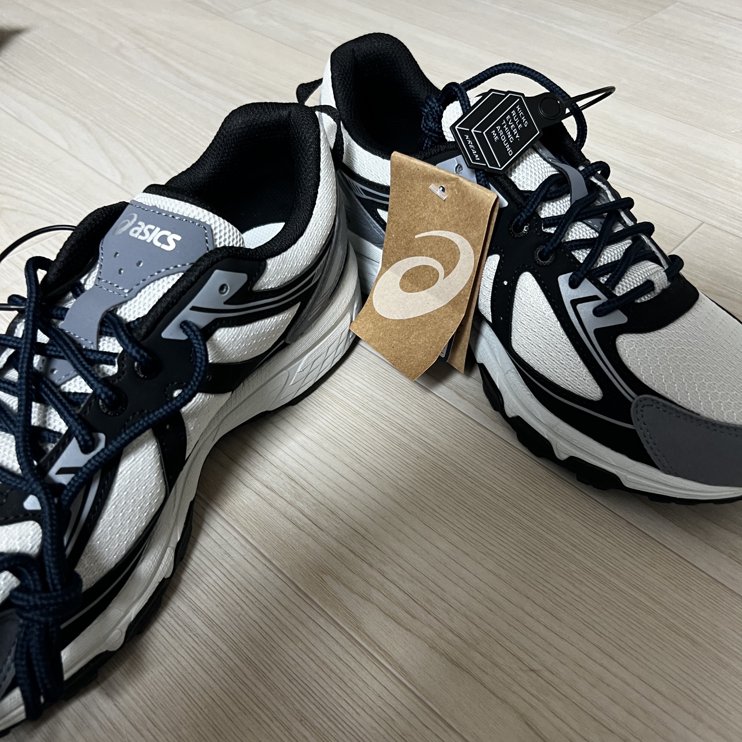 Asics Gel-Venture 6 SPS Glacier Grey 착용 스타일 - 2