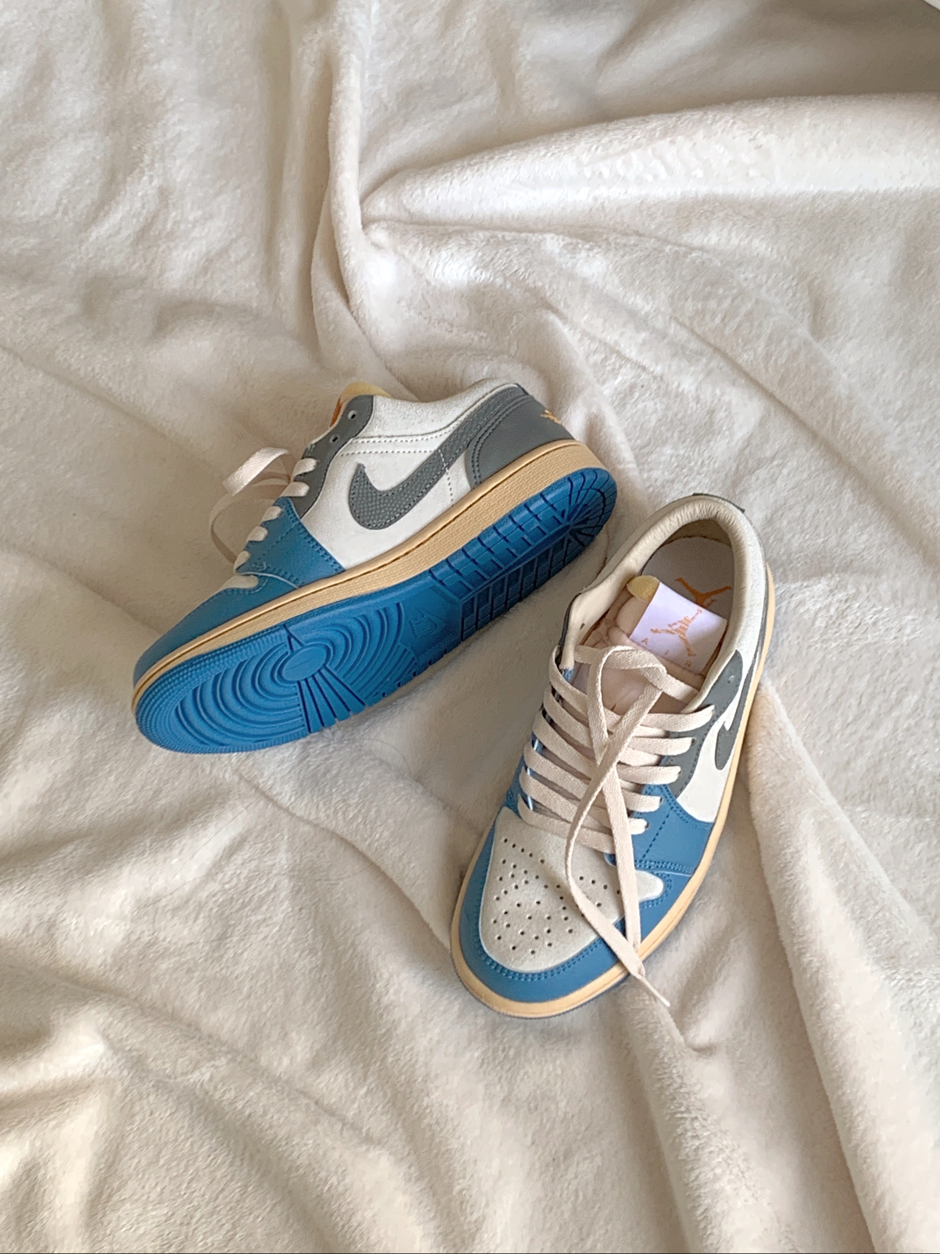 Jordan 1 Low SE Tokyo 96 착용 스타일 - 2