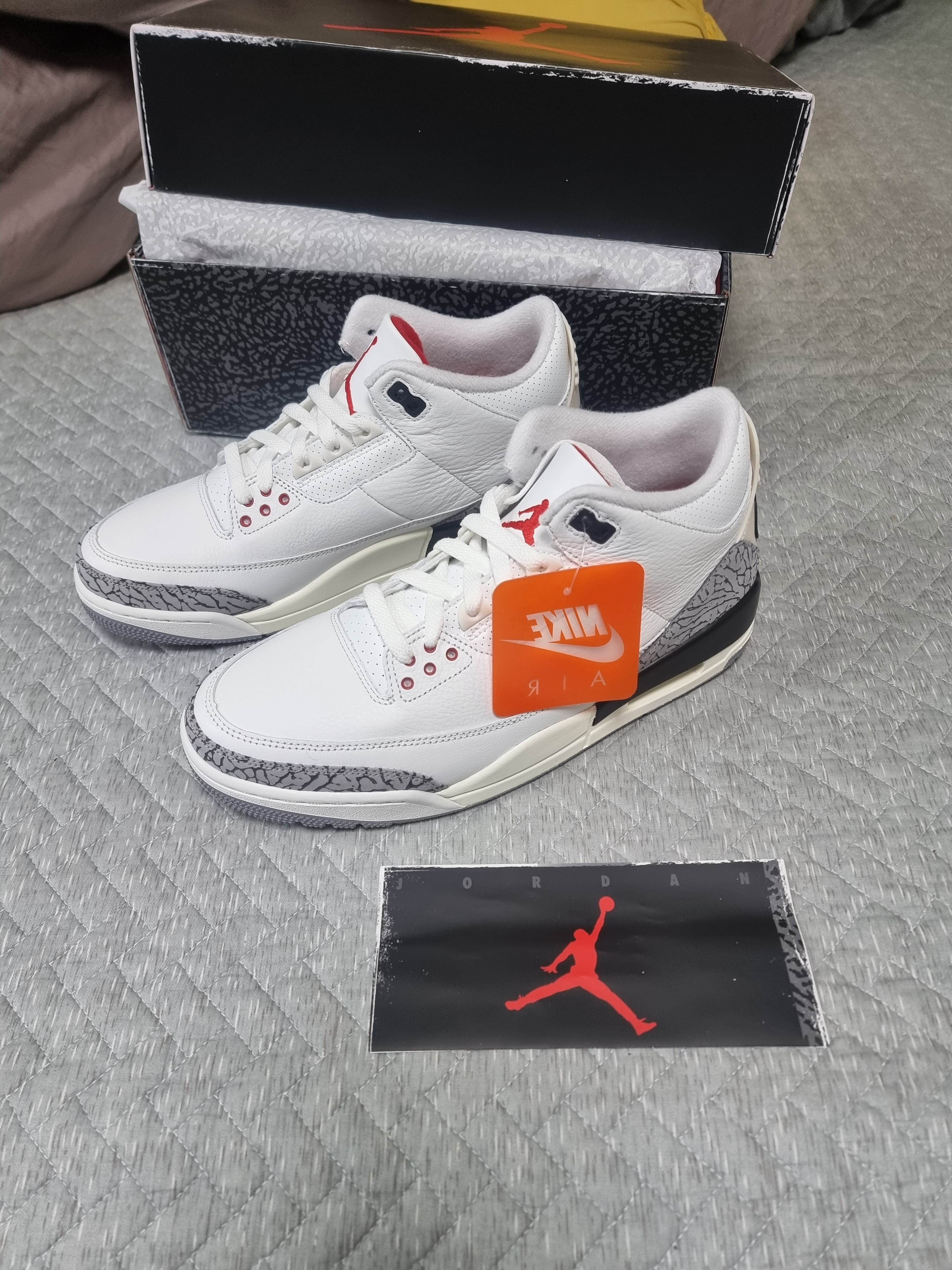 Jordan 3 Retro White Cement Reimagined 착용 스타일 - 1