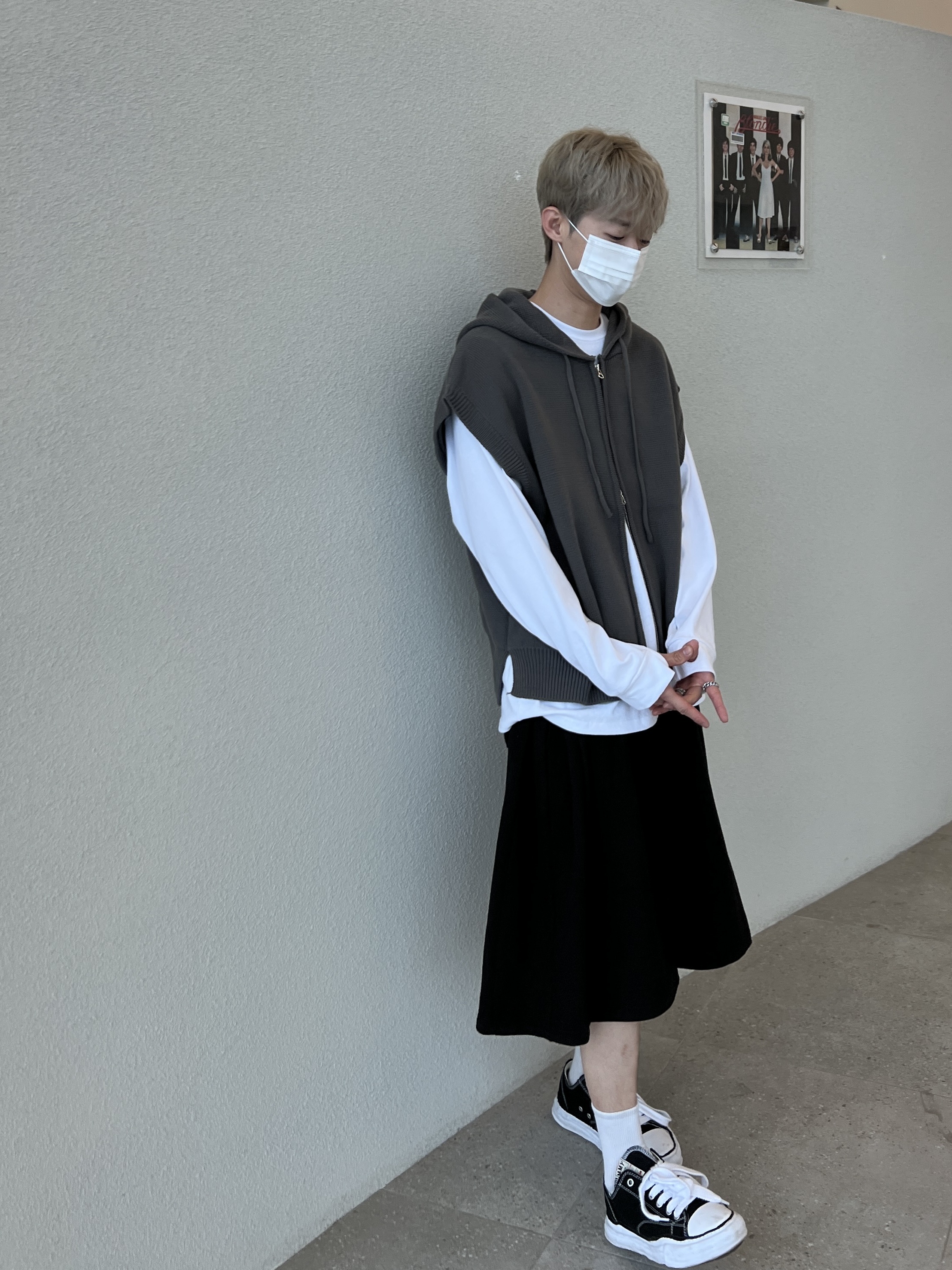Maison Mihara Yasuhiro Peterson OG Sole Canvas Low Sneakers Black 착용 스타일 - 3