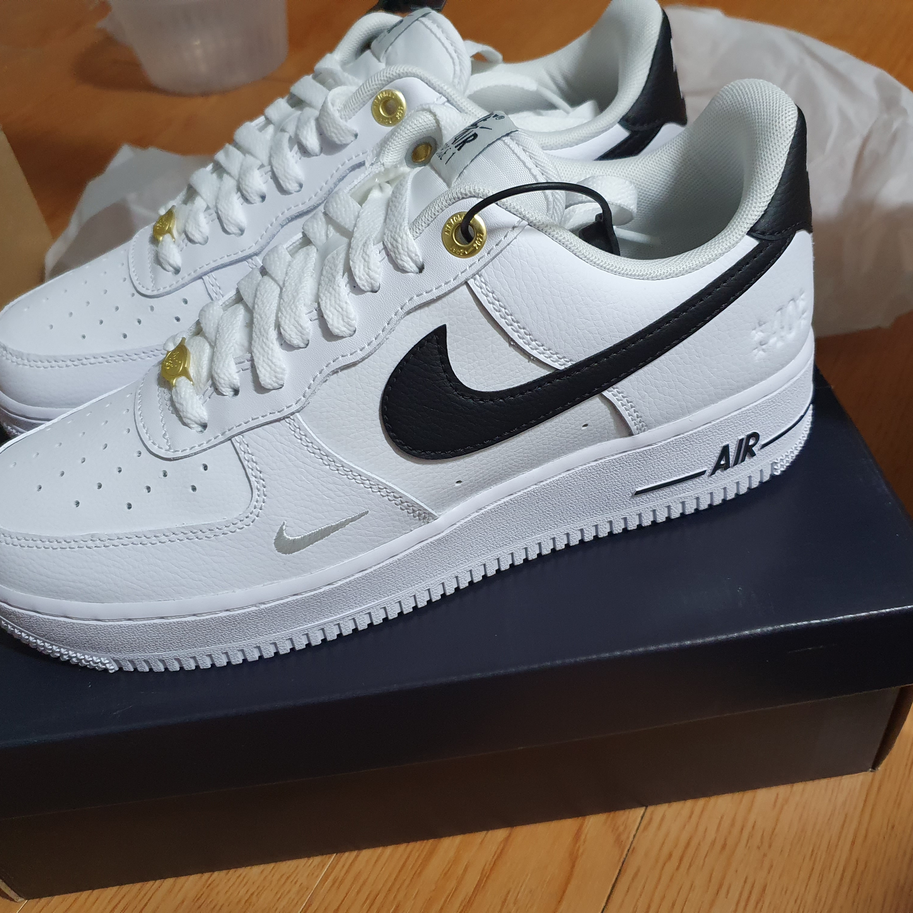 Nike Air Force 1 '07 LV8 40th Anniversary Join Forces White Black 착용 스타일