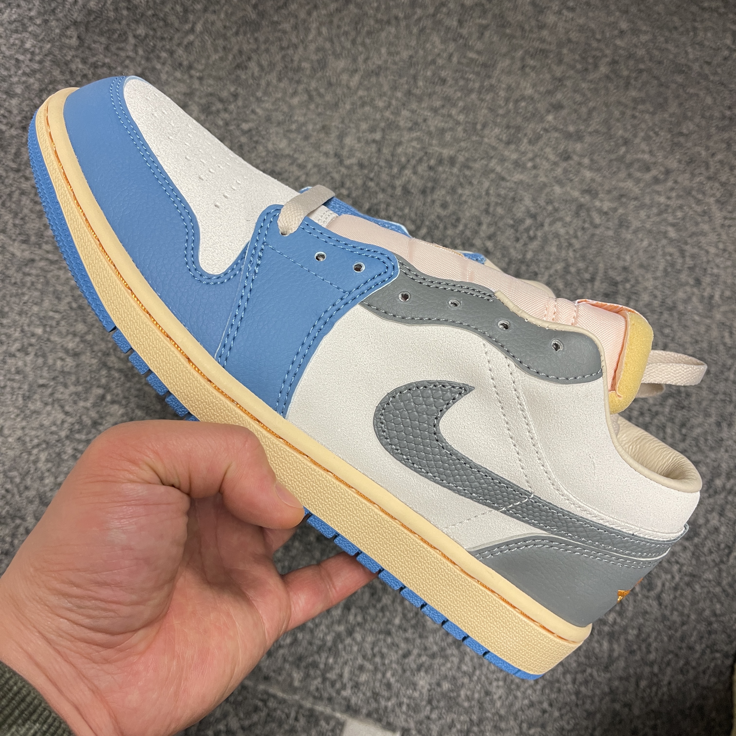 Jordan 1 Low SE Tokyo 96 착용 스타일 - 1