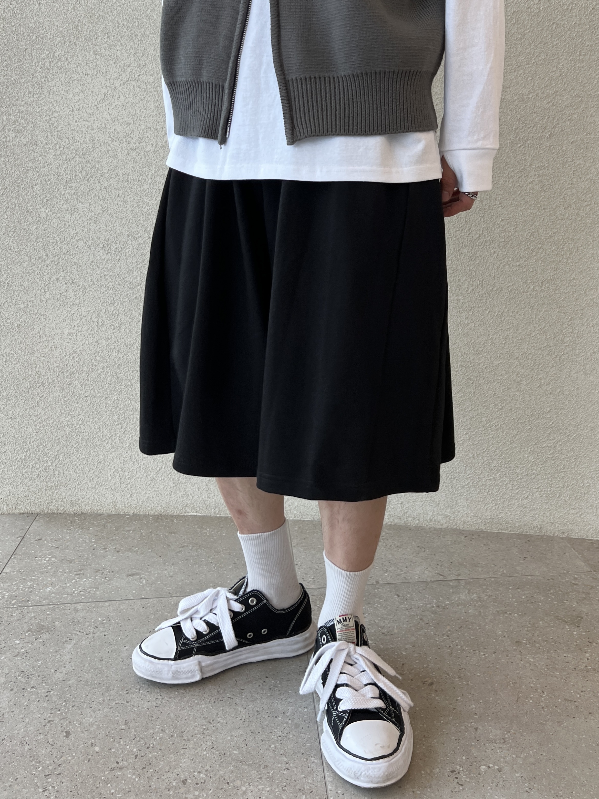 Maison Mihara Yasuhiro Peterson OG Sole Canvas Low Sneakers Black 착용 스타일 - 5