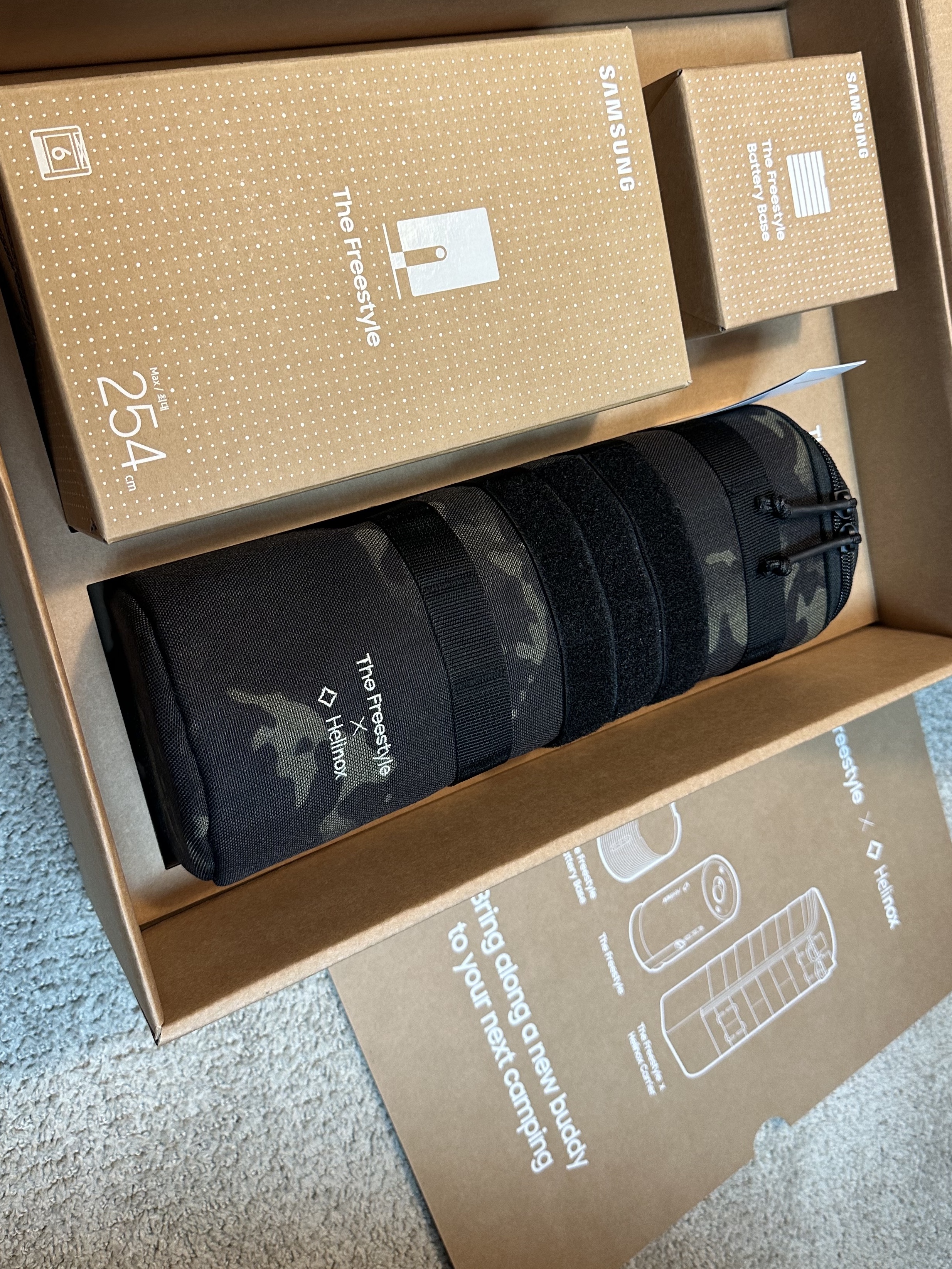 Samsung x Helinox The Freestyle Special Edition Package Dark Olive Green (Korean Ver.) 착용 스타일 - 4