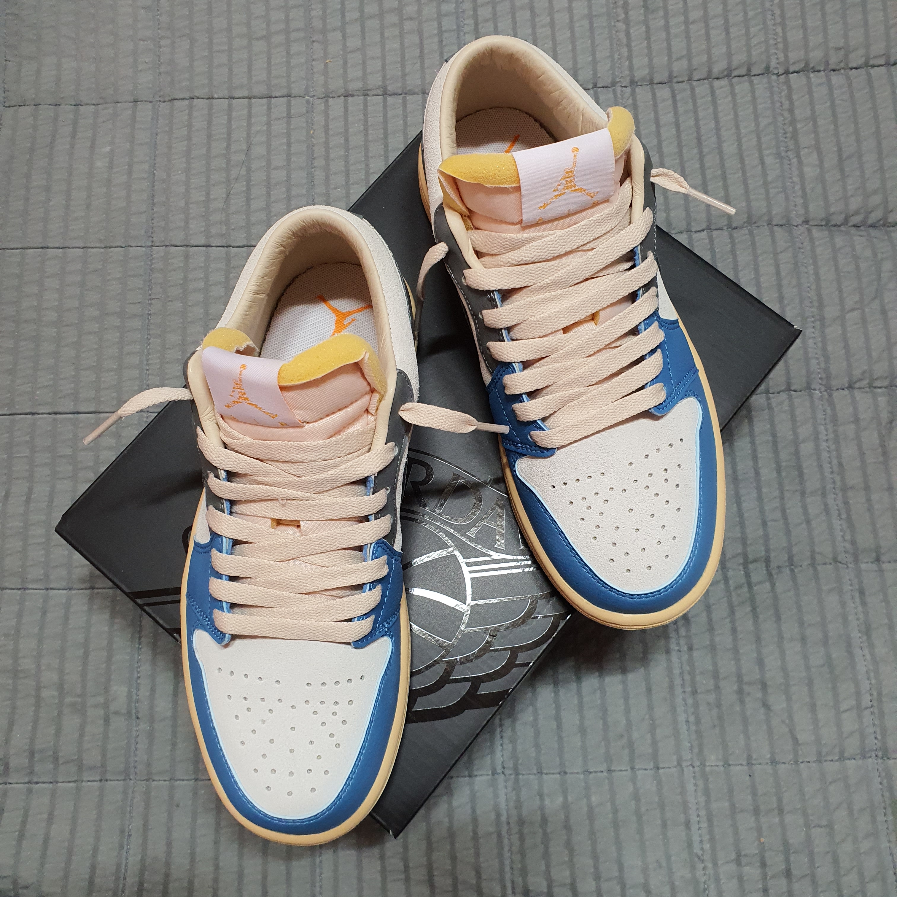 Jordan 1 Low SE Tokyo 96 착용 스타일 - 2