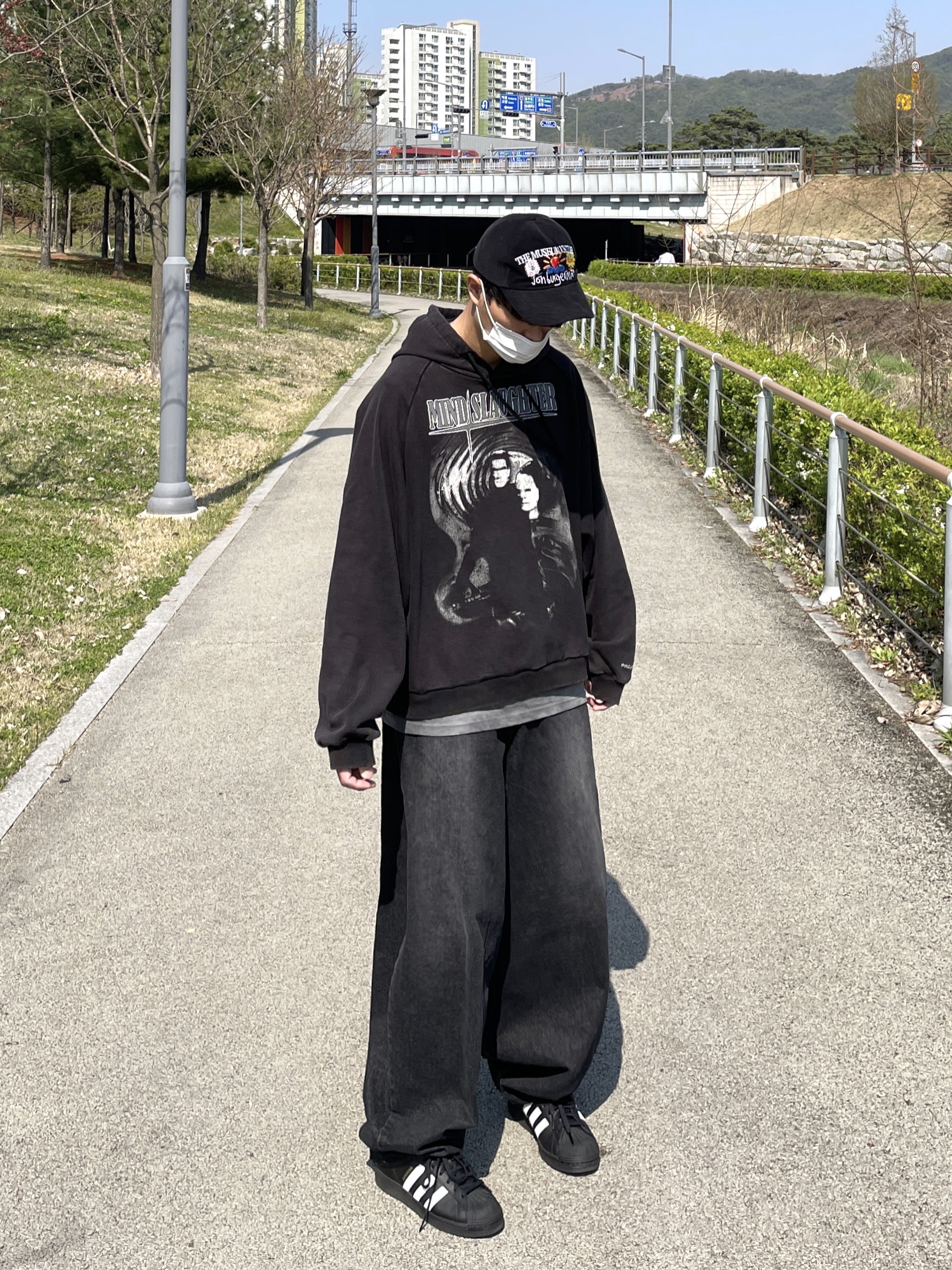 Project G/R Mind Slaughter Vintage Washeed Hoodie Black 착용 스타일 - 3