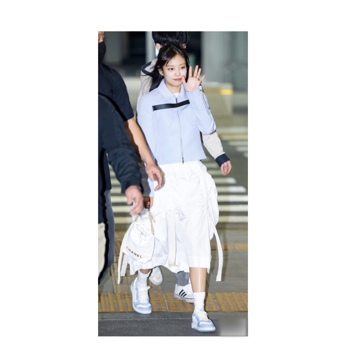 (W) Axel Arigato Dice Lo Sneakers White Dusty Blue 착용 스타일 - 1
