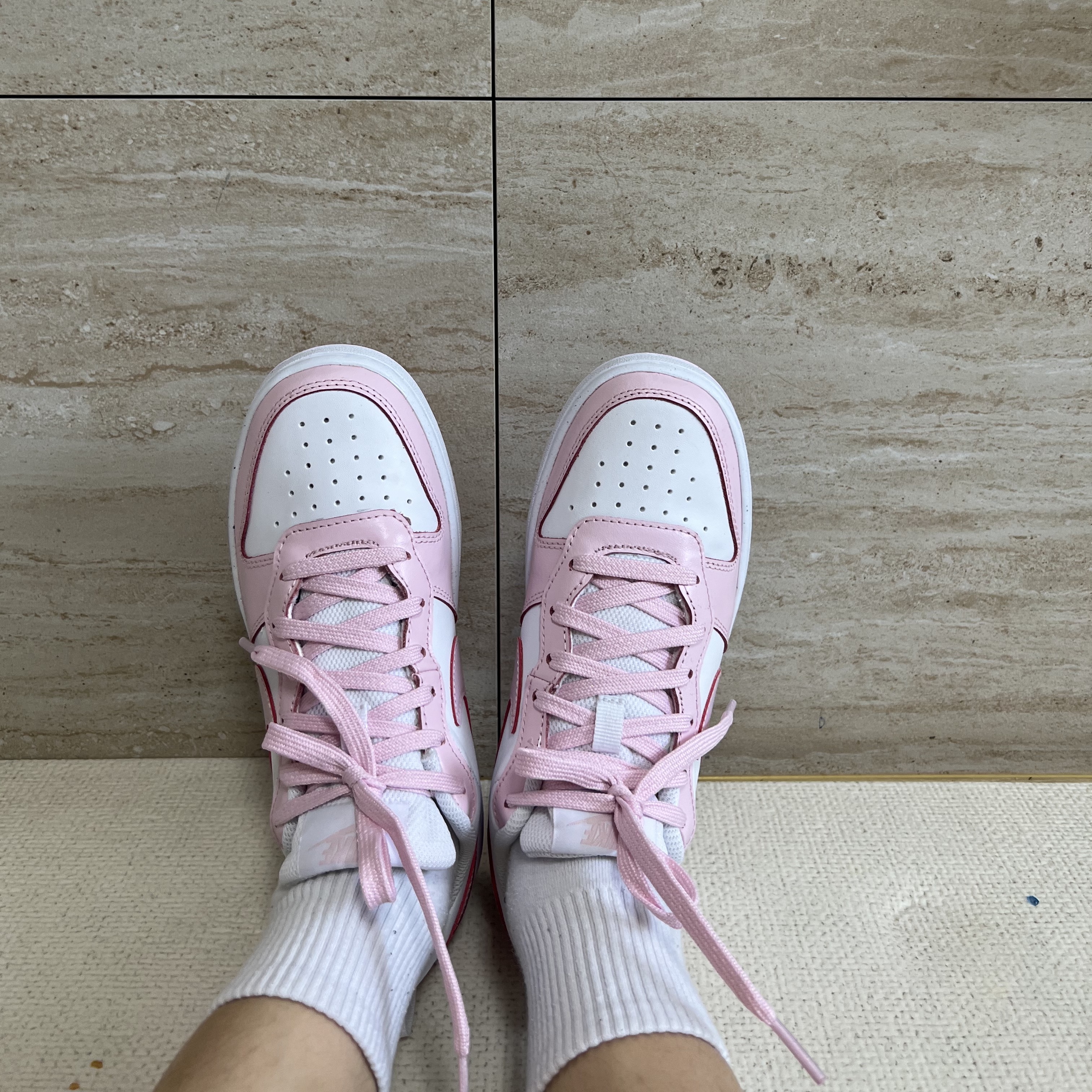 (GS) Nike Court Borough 2 SE White Pink Foam 착용 스타일 - 1