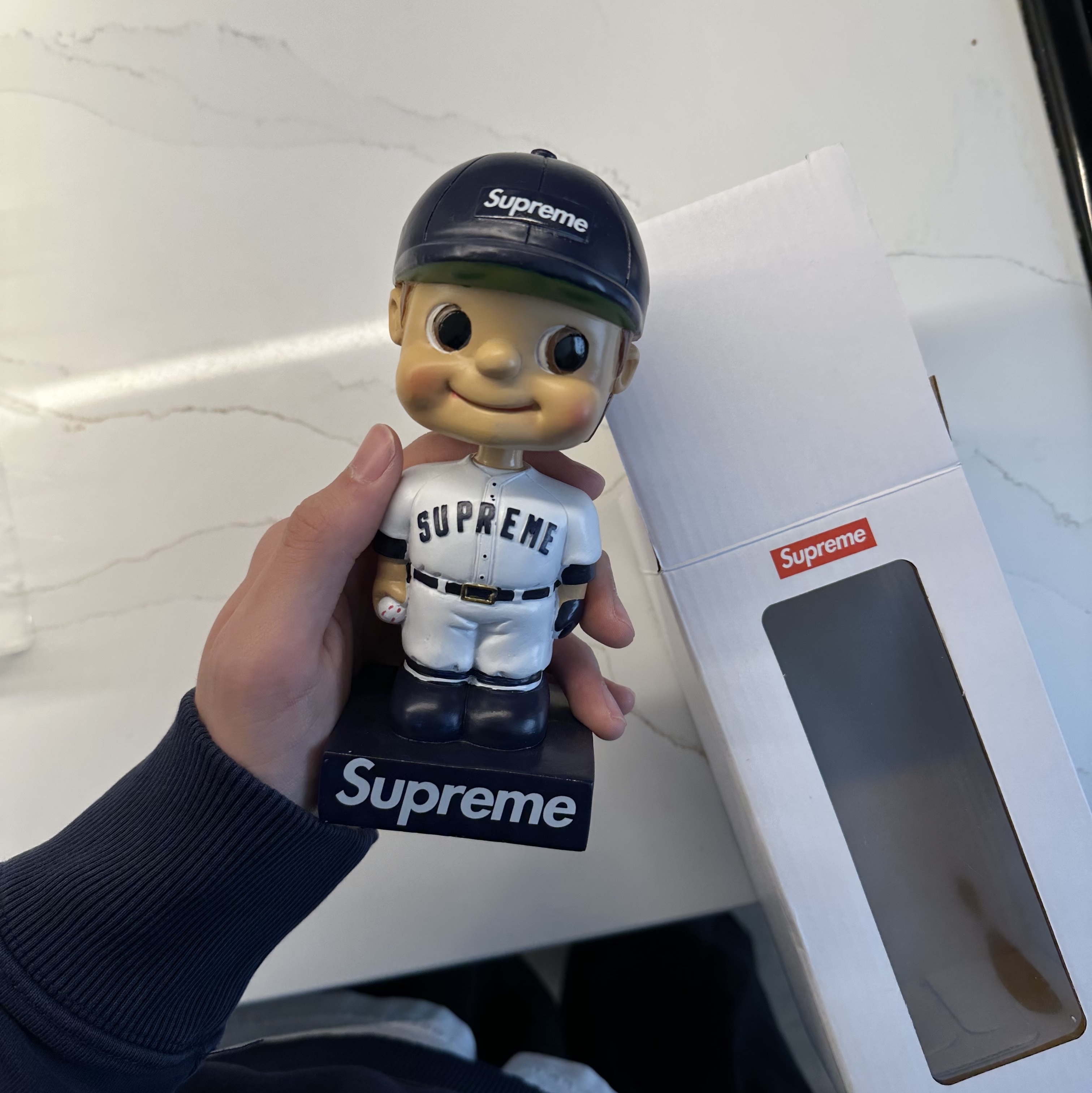 Supreme Bobblehead Blue - 23SS 착용 스타일 - 2