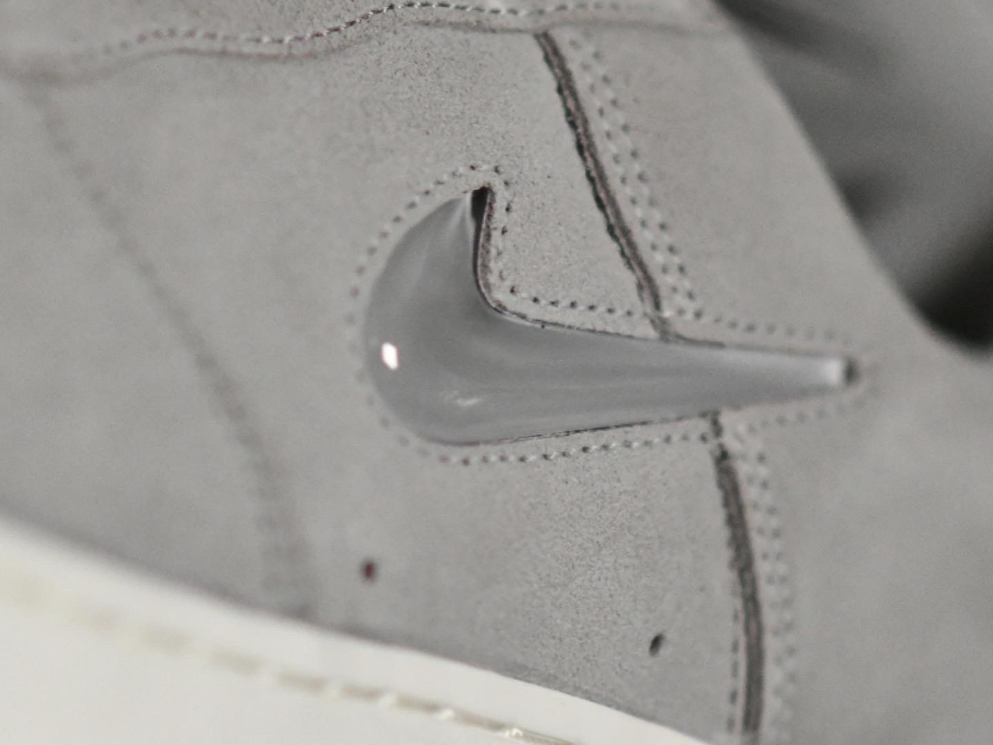 Nike Air Force 1 Low Retro Color of the Month Light Smoke Grey 착용 스타일 - 2