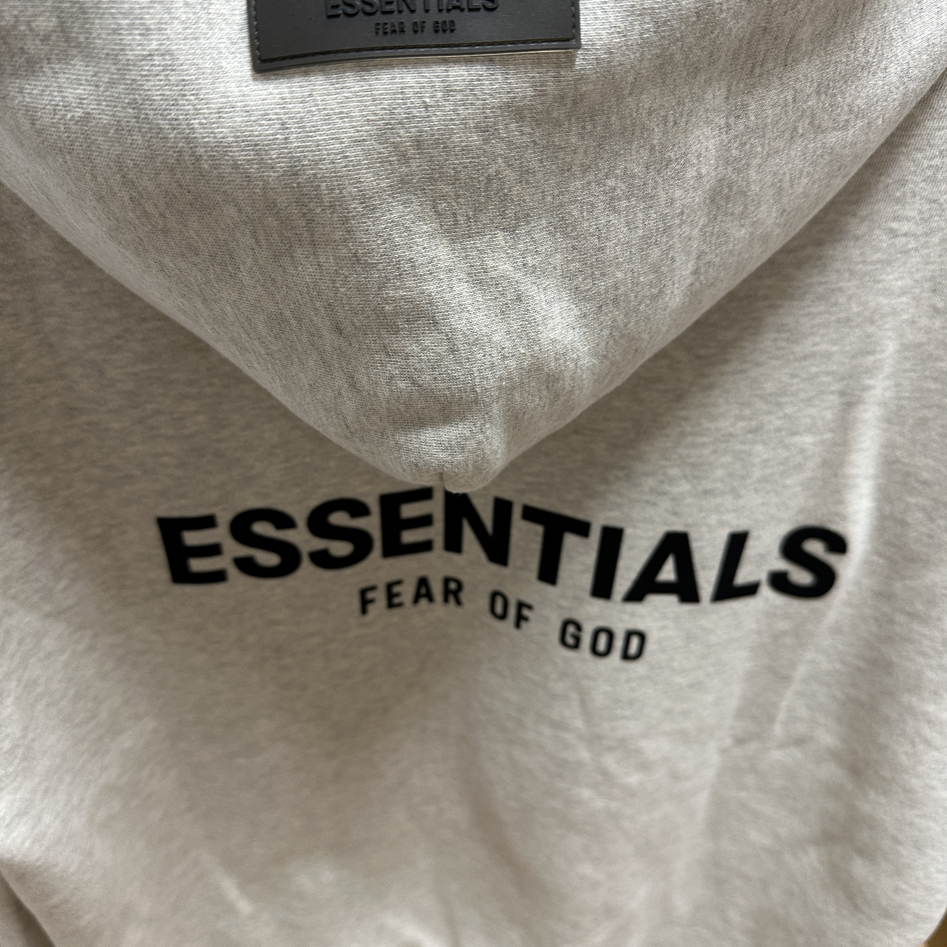 Essentials The Core Collection Hoodie Light Oatmeal 착용 스타일