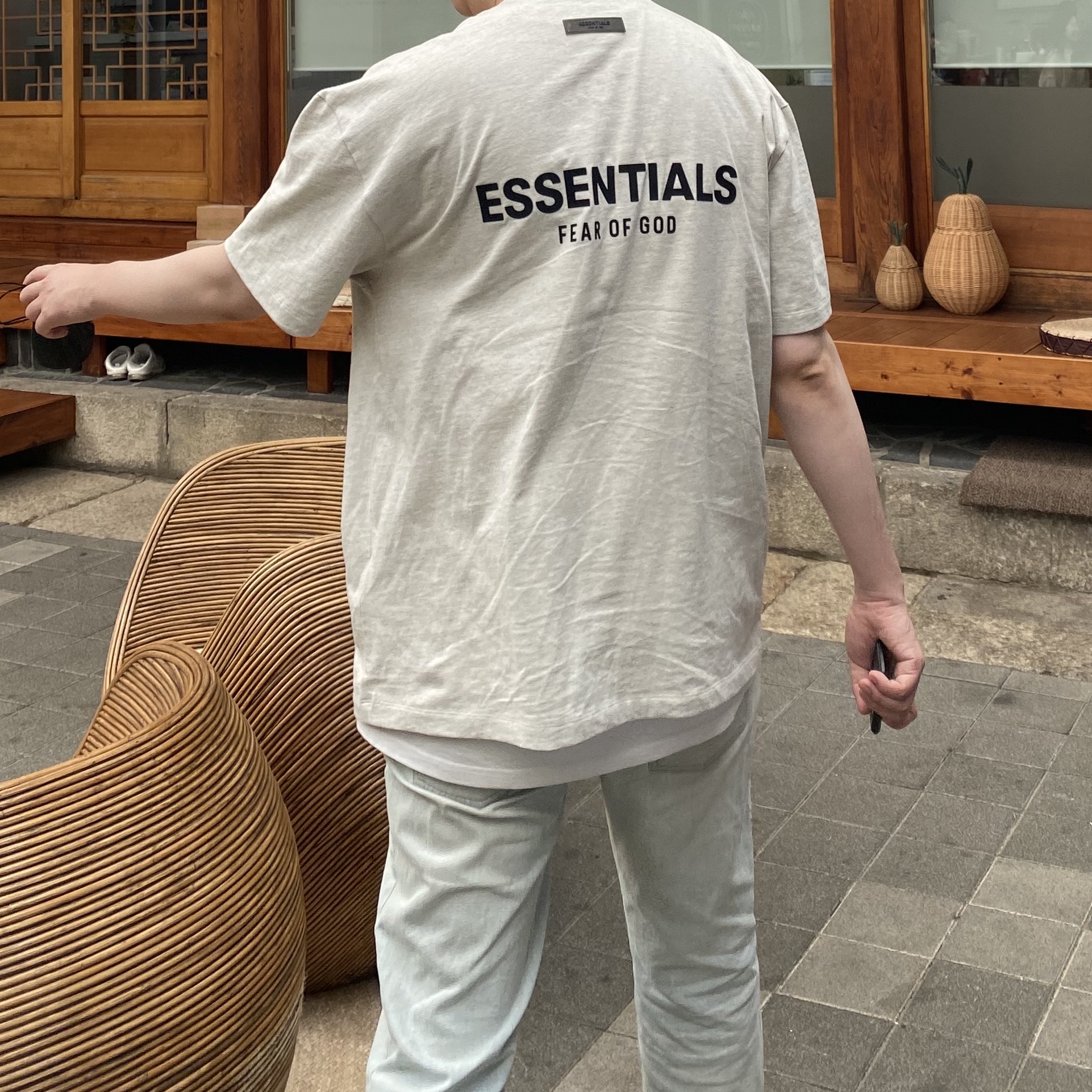 Essentials The Core Collection T-Shirt Light Oatmeal 착용 스타일