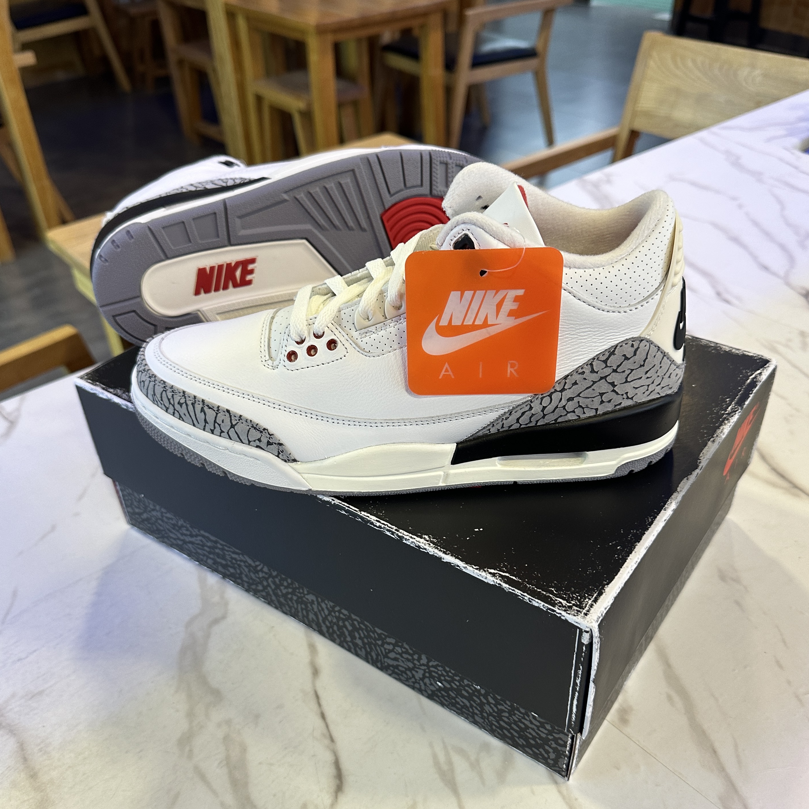 Jordan 3 Retro White Cement Reimagined 착용 스타일 - 3