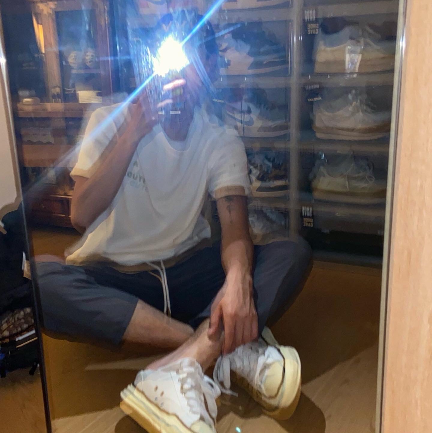 Maison Mihara Yasuhiro Peterson VL OG Sole Canvas Low-top Sneakers White, IAB Studio T-Shirt White Light Green 착용 스타일 - 2