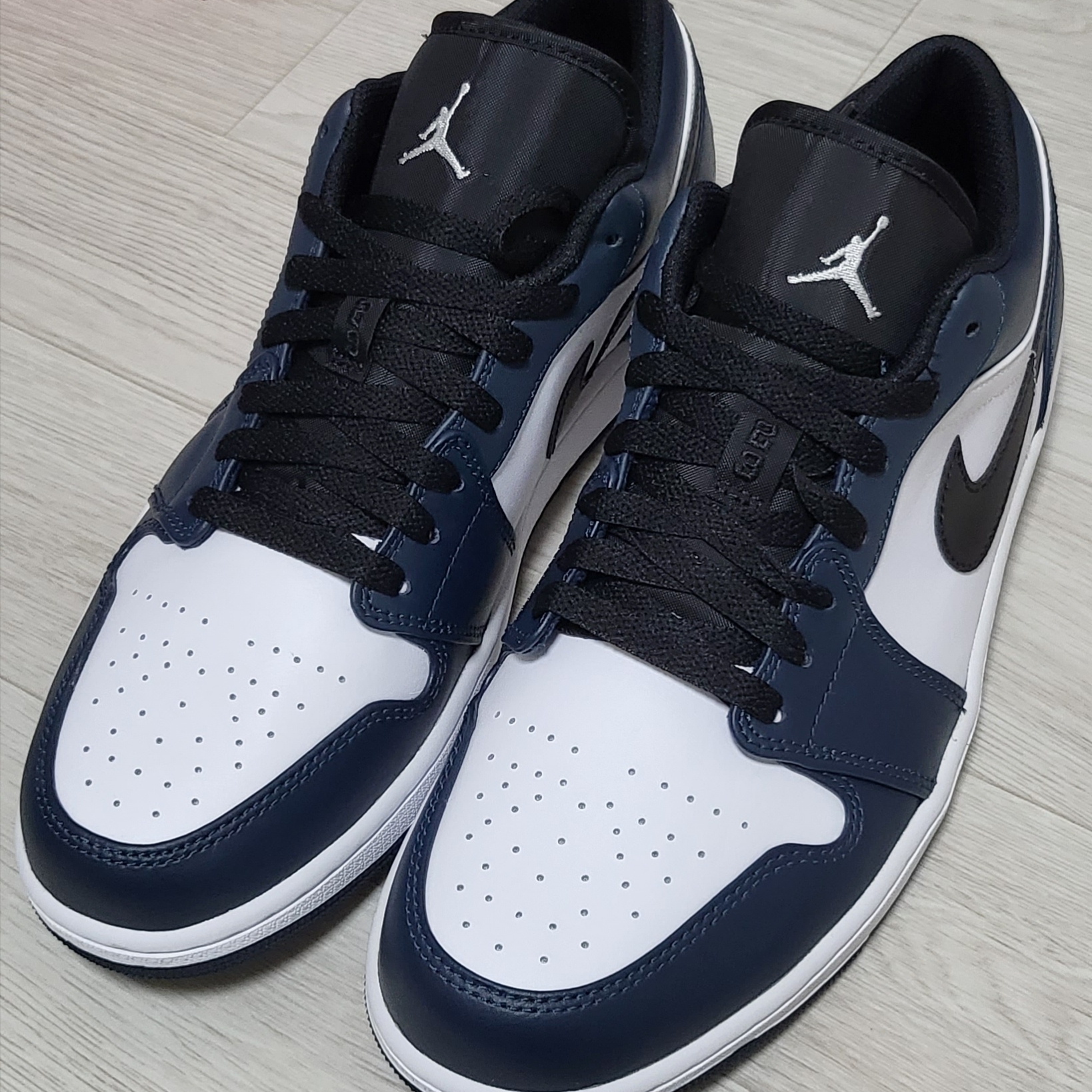 Jordan 1 Retro Low OG Black and Dark Powder Blue, Jordan 1 Retro Low OG Mystic Navy 착용 스타일 - 5