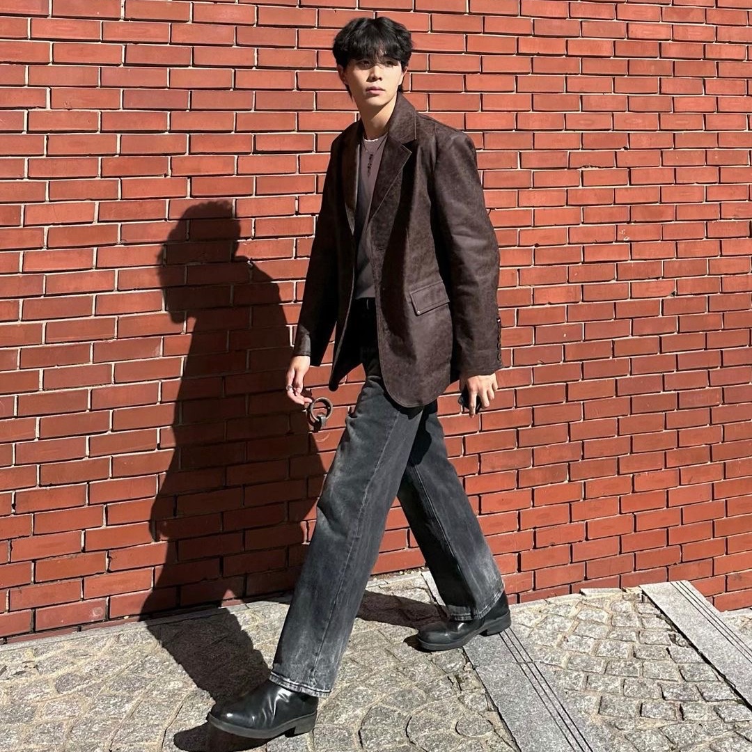 Millo Archive Reflect Curved Pants Washed Black 착용 스타일 - 1