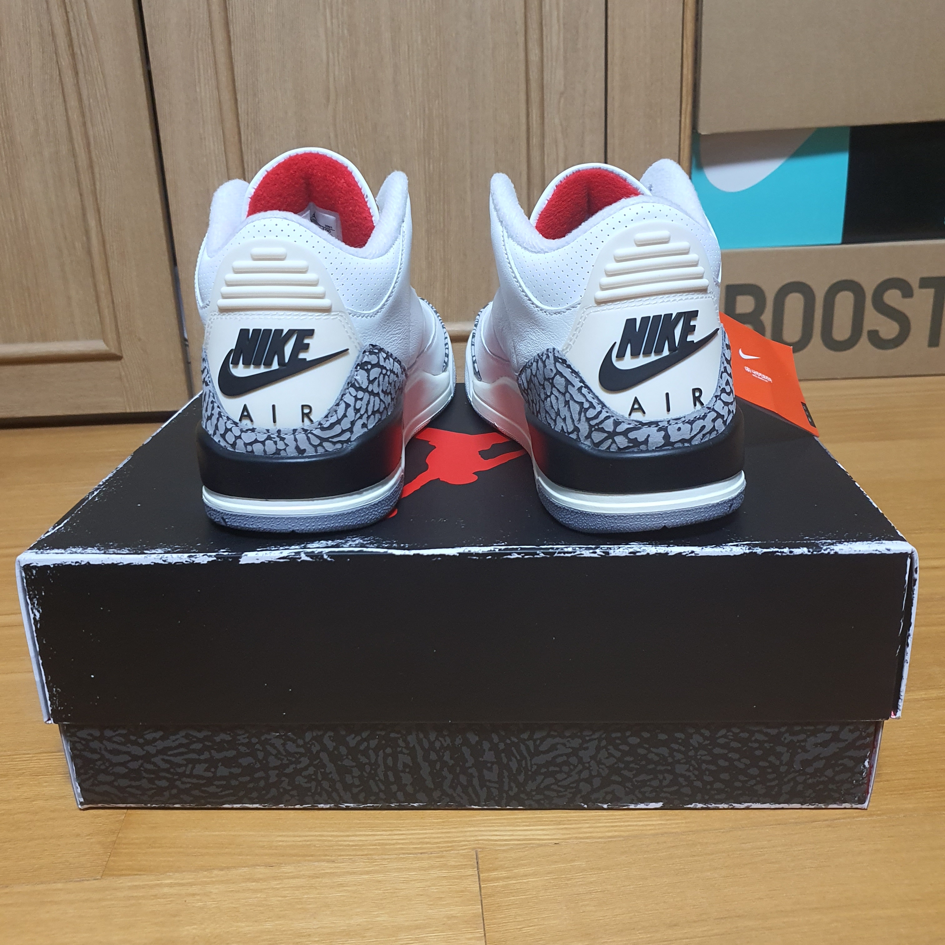 Jordan 3 Retro White Cement Reimagined 착용 스타일 - 4