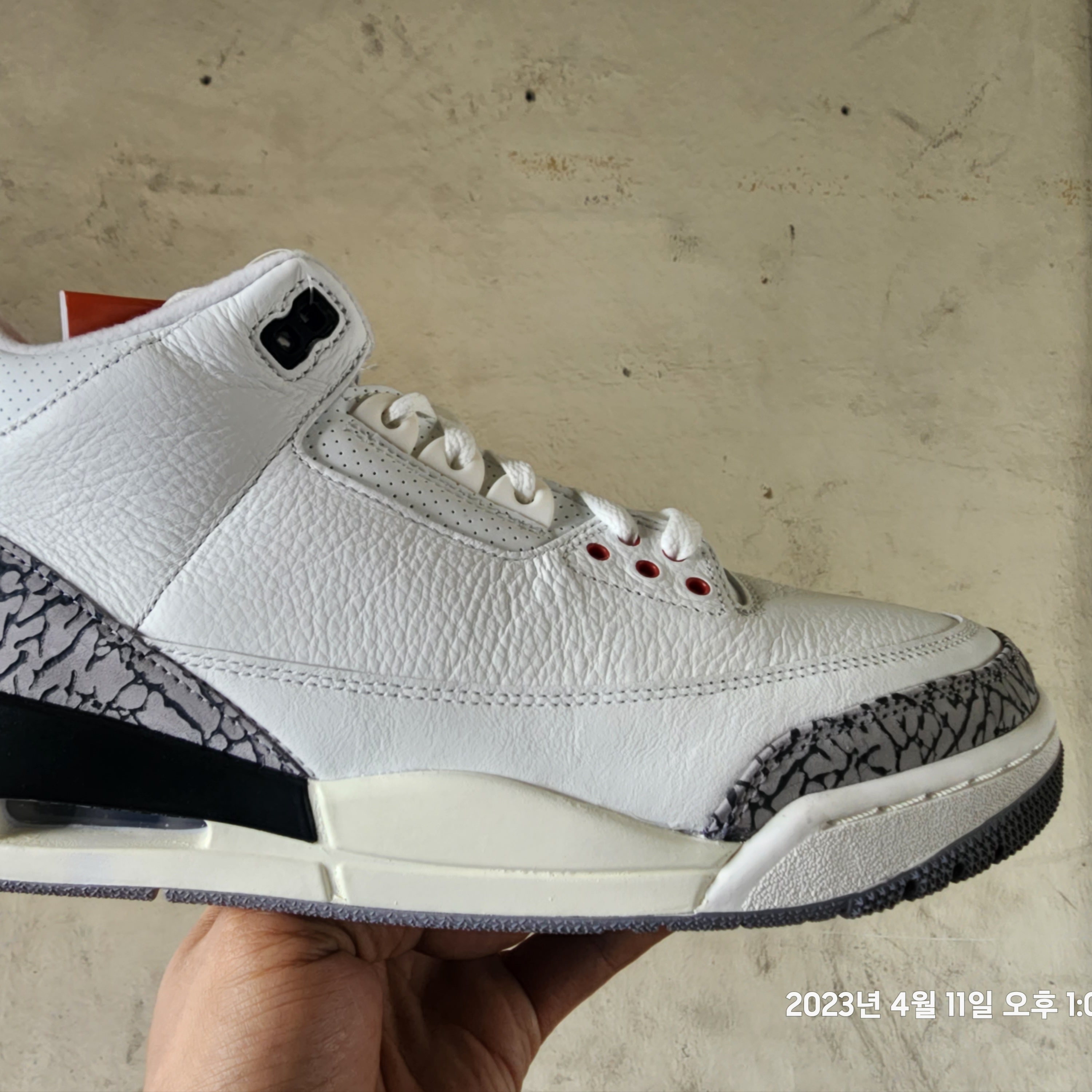 Jordan 3 Retro White Cement Reimagined 착용 스타일 - 5
