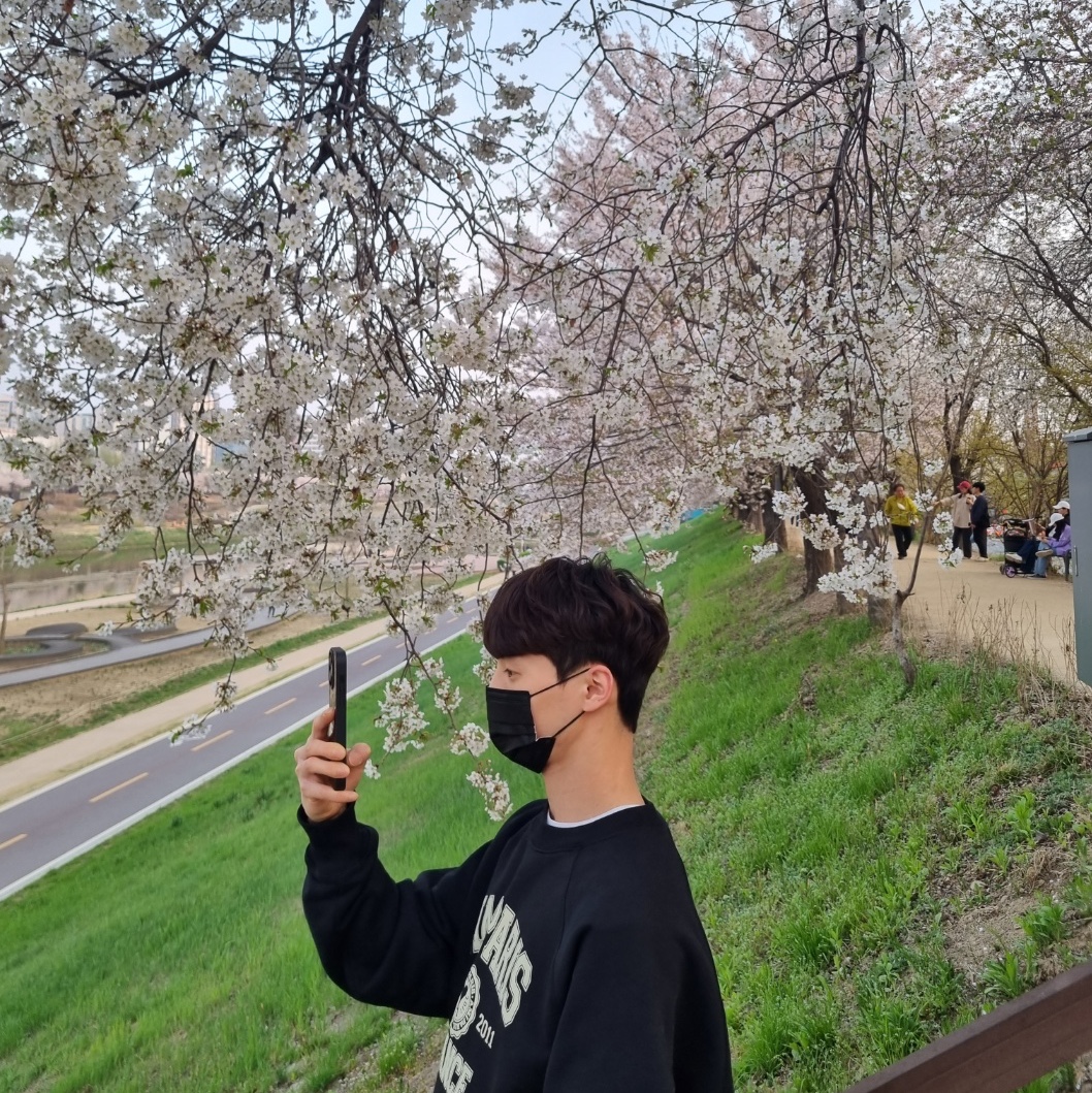 AMI Paris France Sweatshirt Black, Nike x Tiffany & Co. Air Force 1 Low SP 1837 착용 스타일 - 3