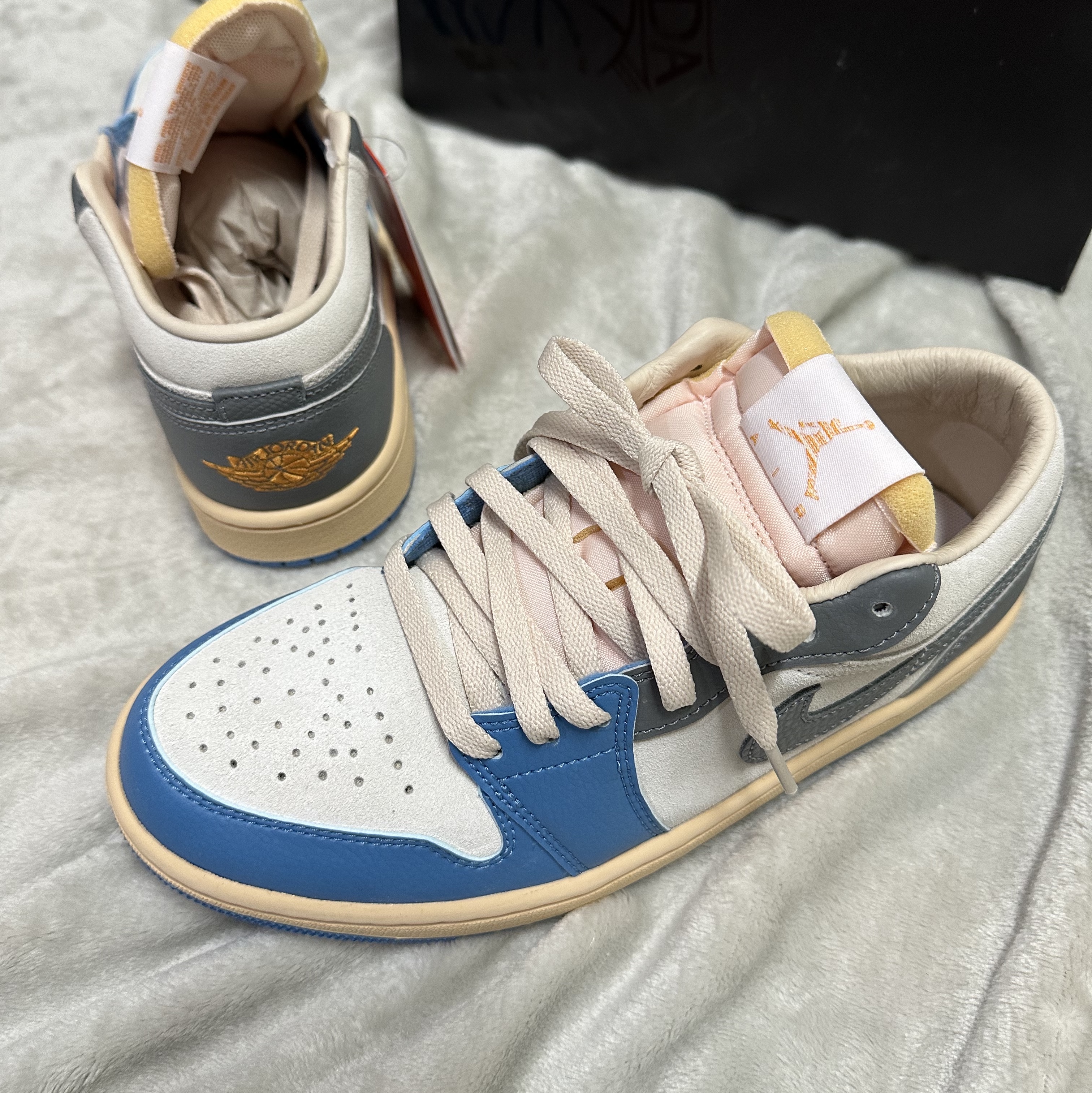 Jordan 1 Low SE Tokyo 96 착용 스타일 - 1