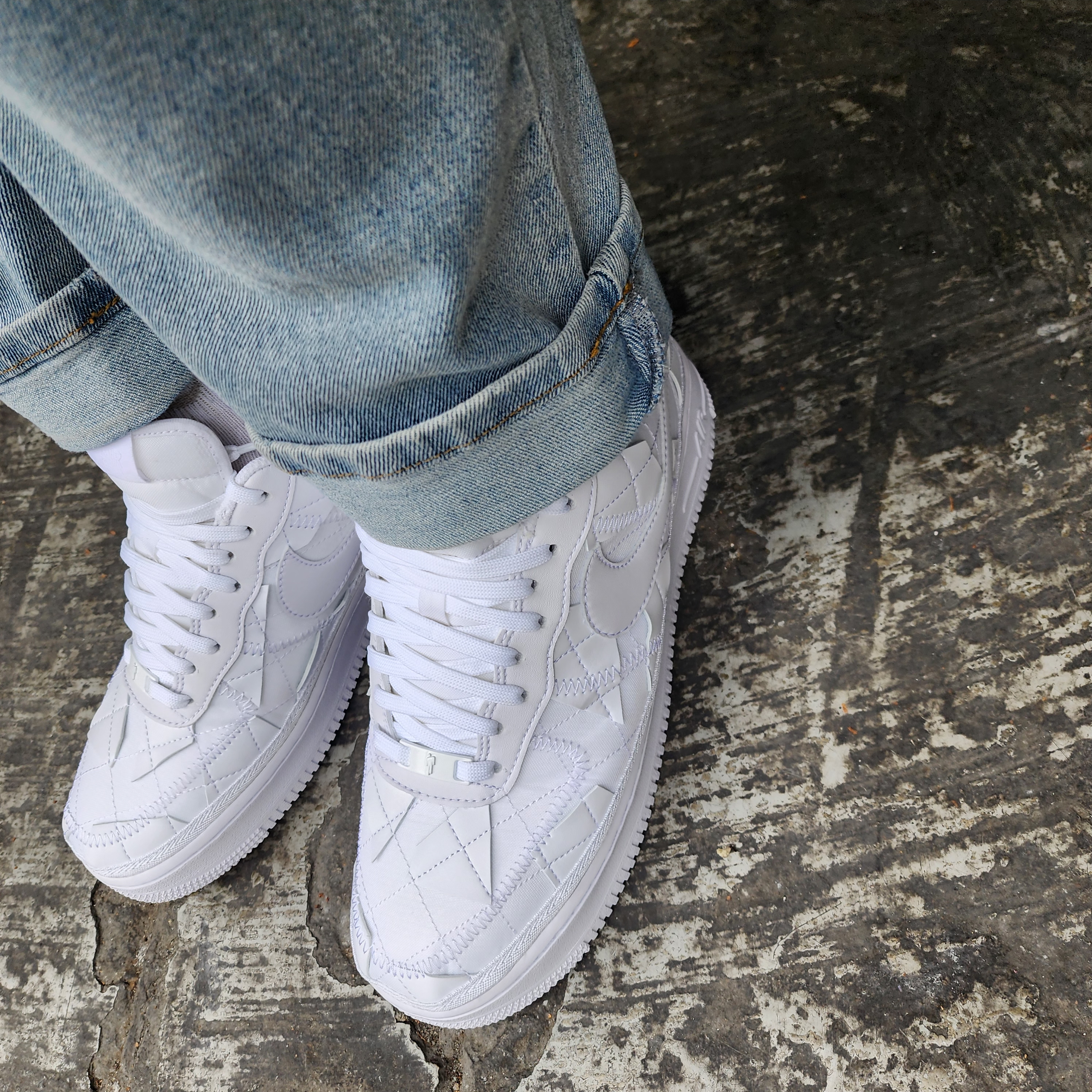 Nike x Billie Eilish Air Force 1 Low SP Triple White 착용 스타일 - 1