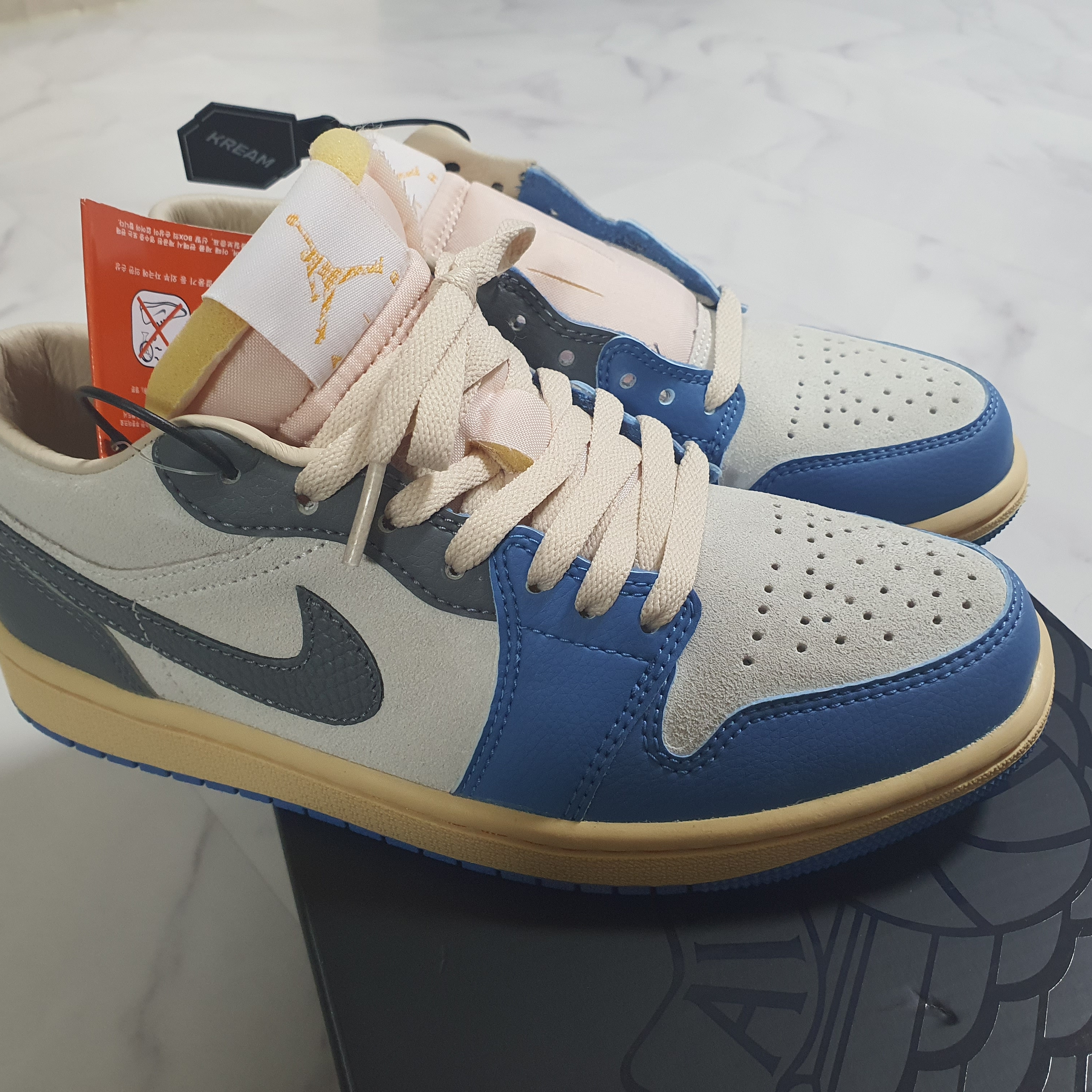 Jordan 1 Low SE Tokyo 96 착용 스타일 - 1