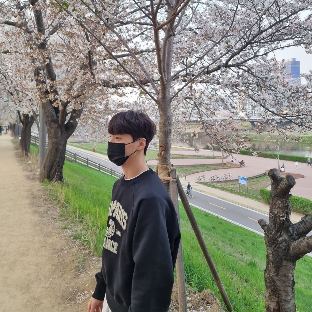 AMI Paris France Sweatshirt Black, Nike x Tiffany & Co. Air Force 1 Low SP 1837 착용 스타일 - 2