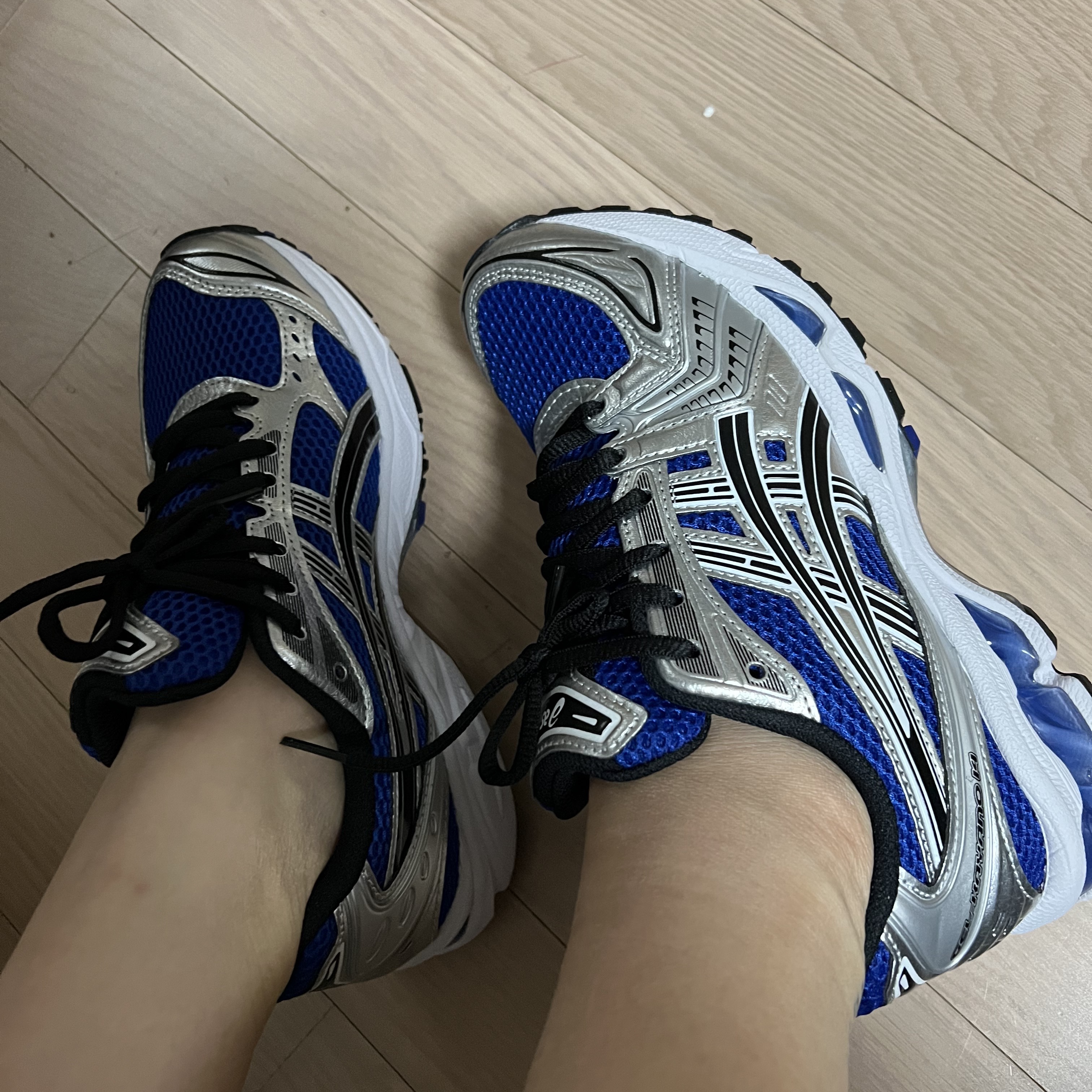 Asics Gel-Kayano 14 Monaco Blue Black 착용 스타일