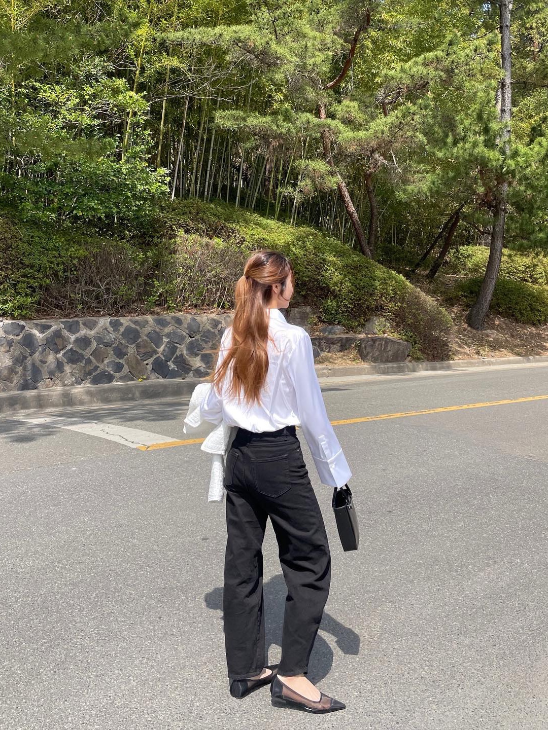 Haveless Women Overcuff Silky Shirt White 착용 스타일