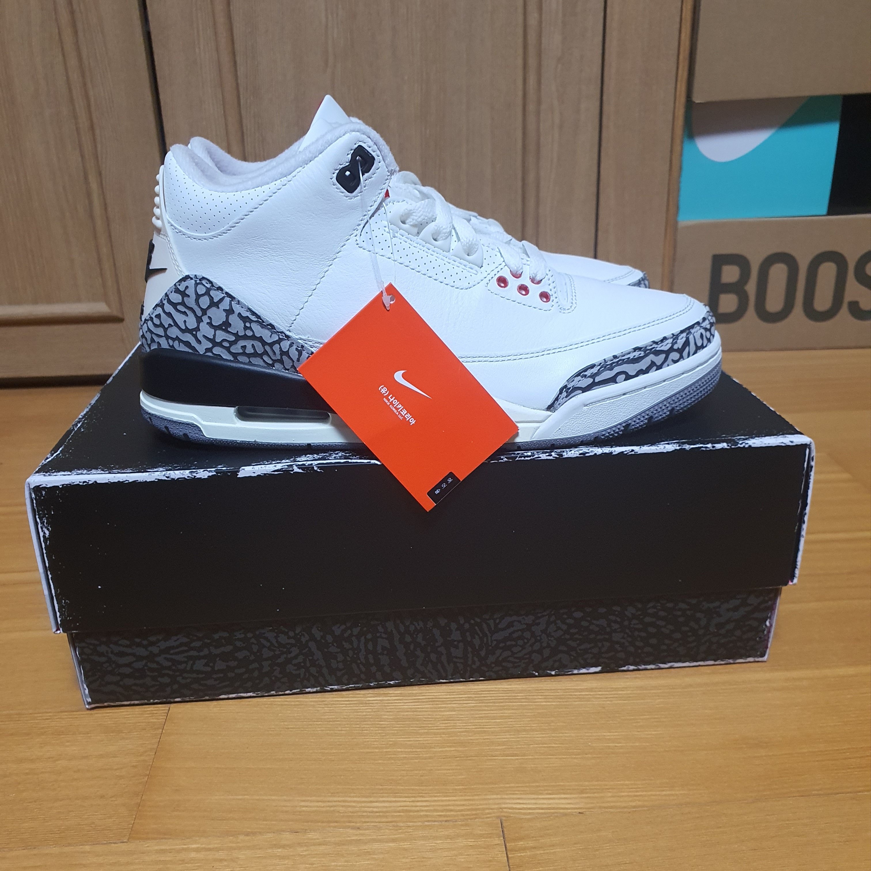 Jordan 3 Retro White Cement Reimagined 착용 스타일 - 1