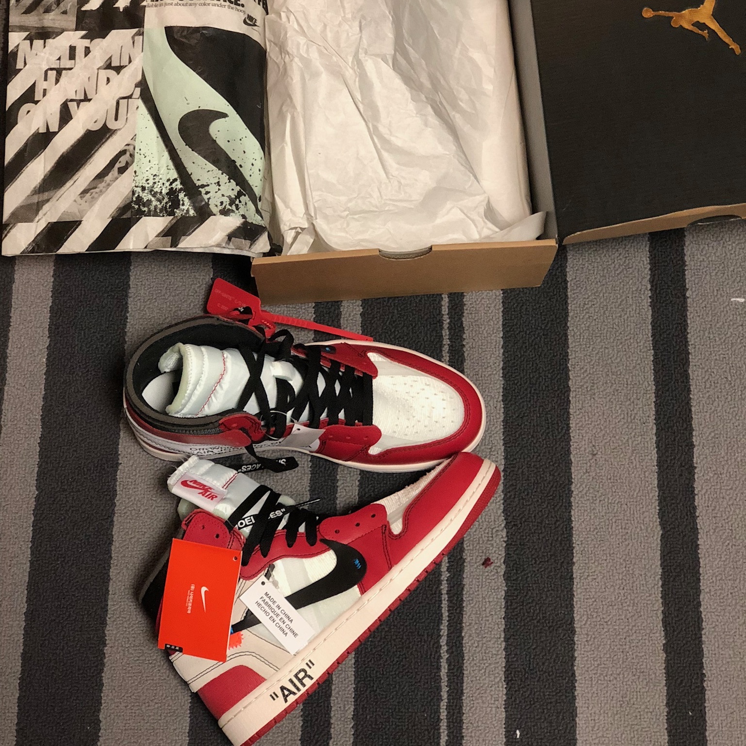 Jordan 1 Retro Shattered Backboard, Jordan 1 x Off-White Retro High Chicago The Ten 착용 스타일 - 3