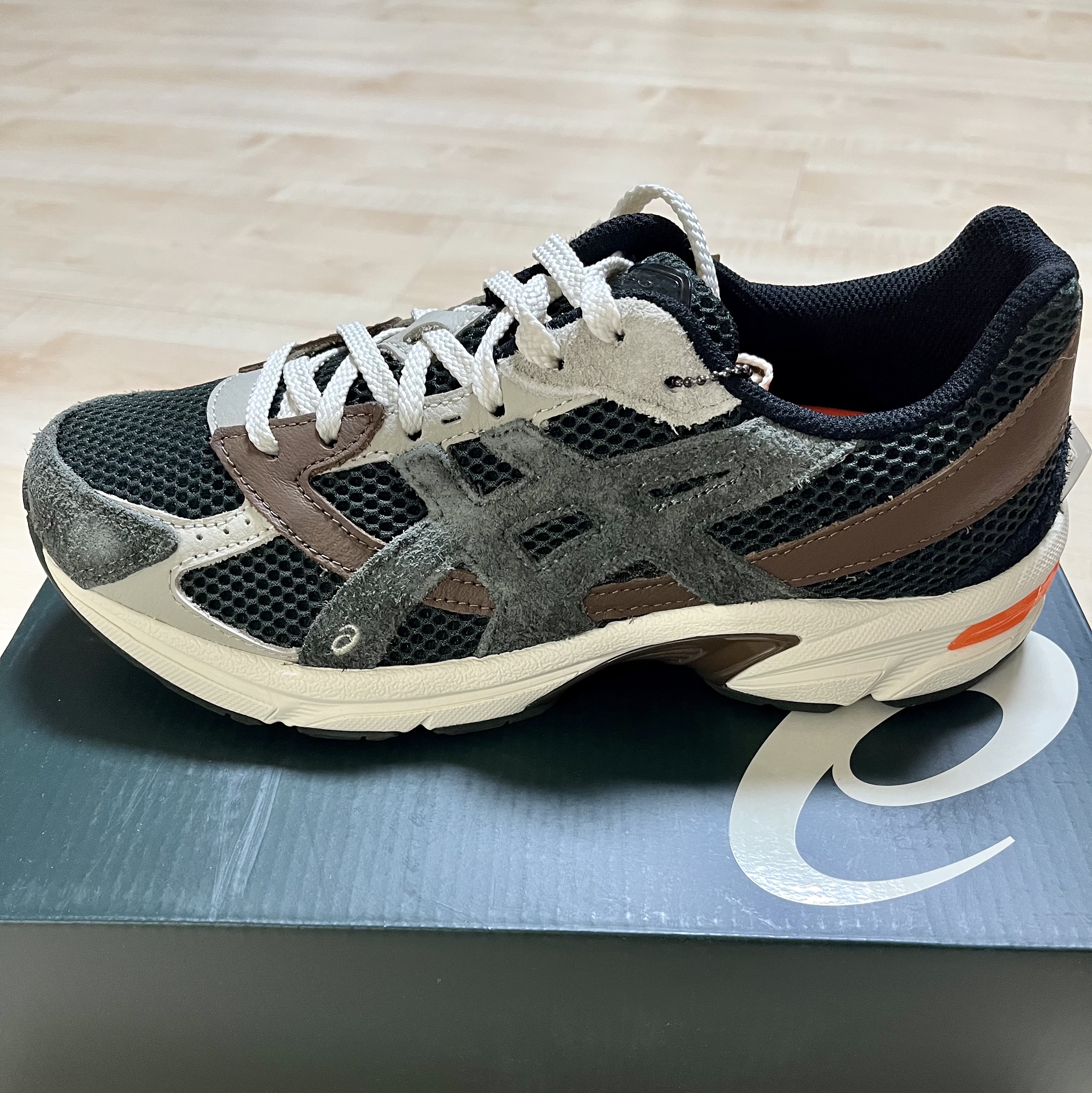 Asics x Hal Studios Gel-1130 MK-II Forest 착용 스타일 - 1
